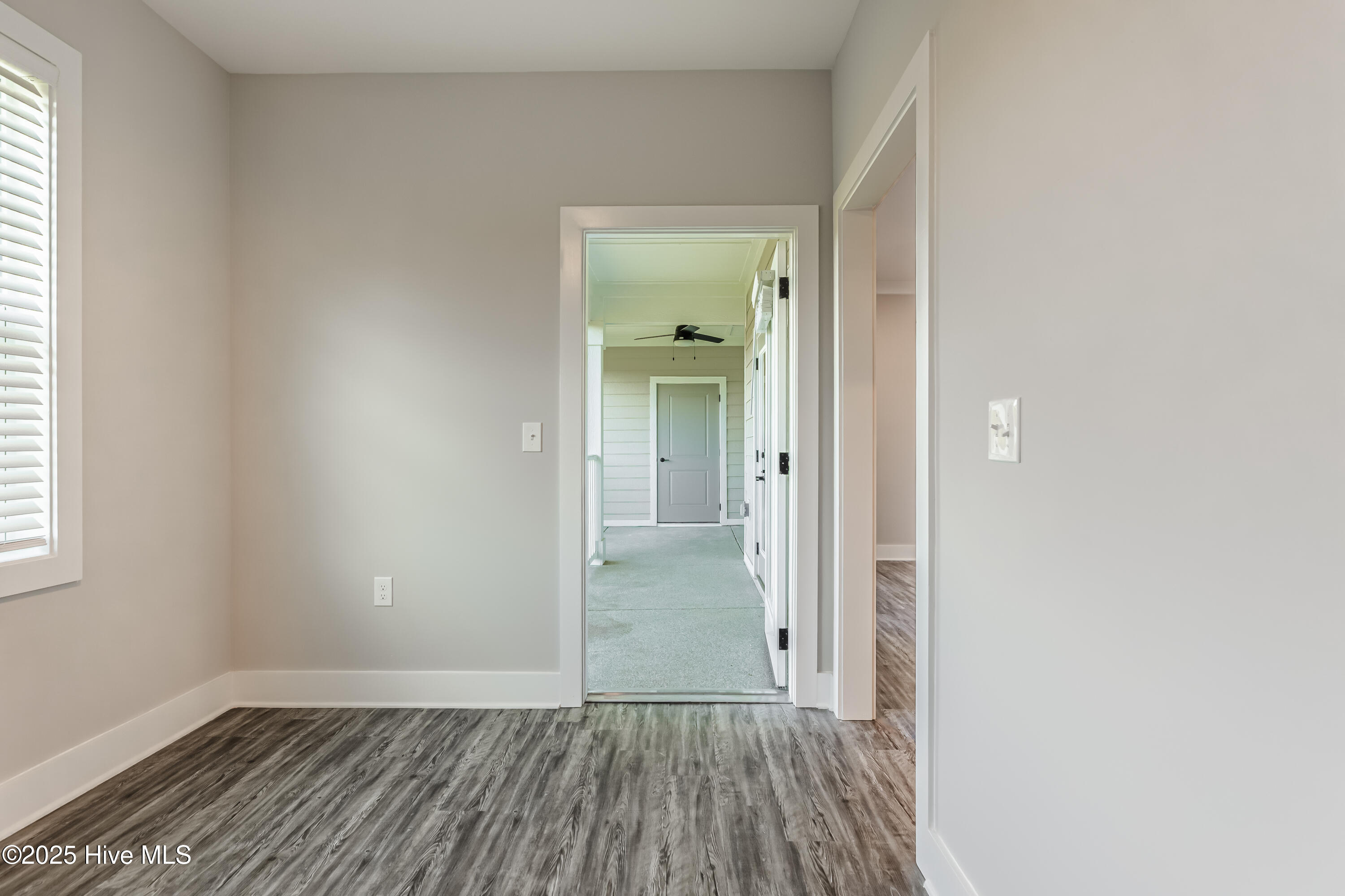 100529364 | Photo 14