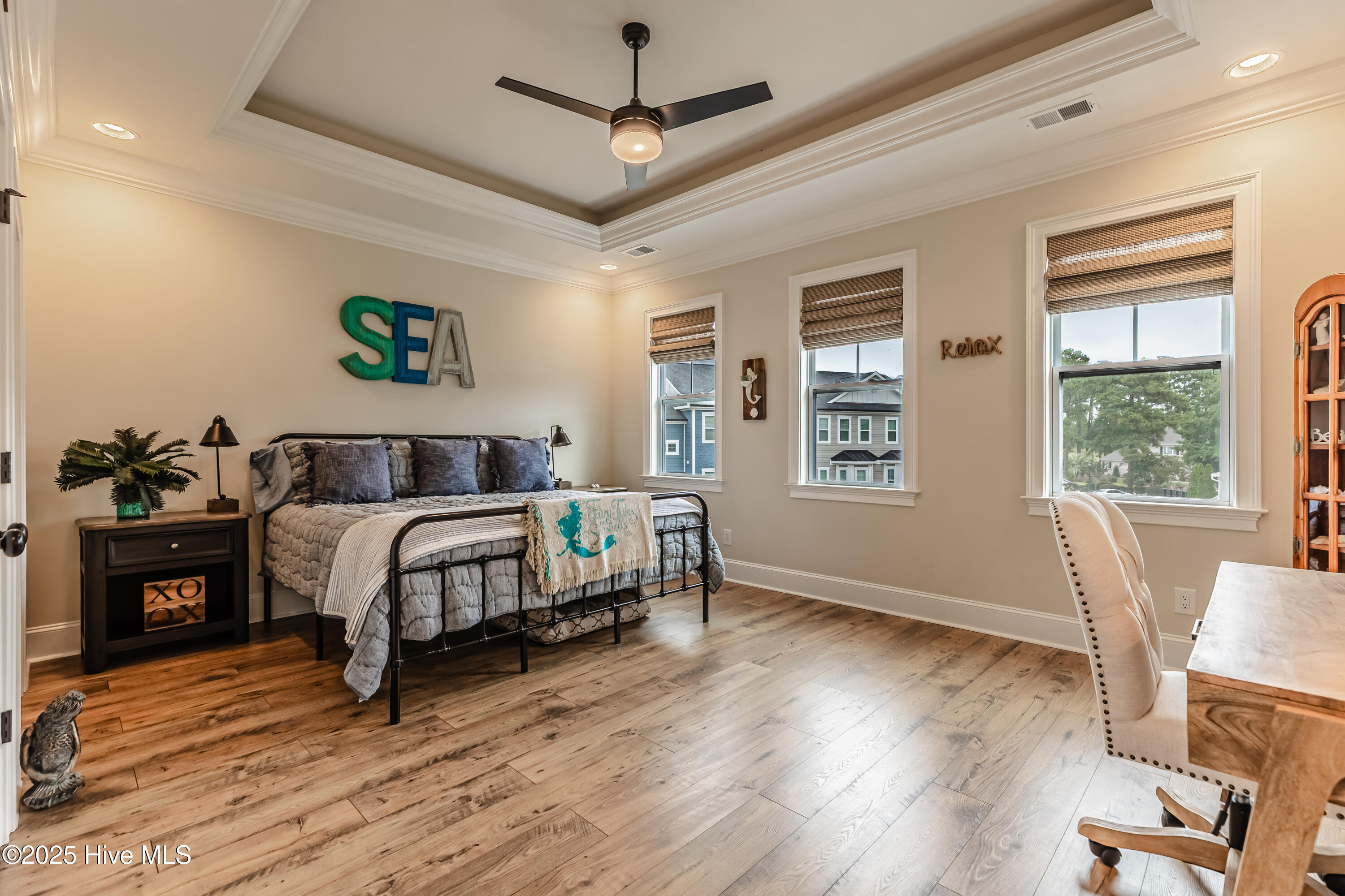 100523933 | Photo 28