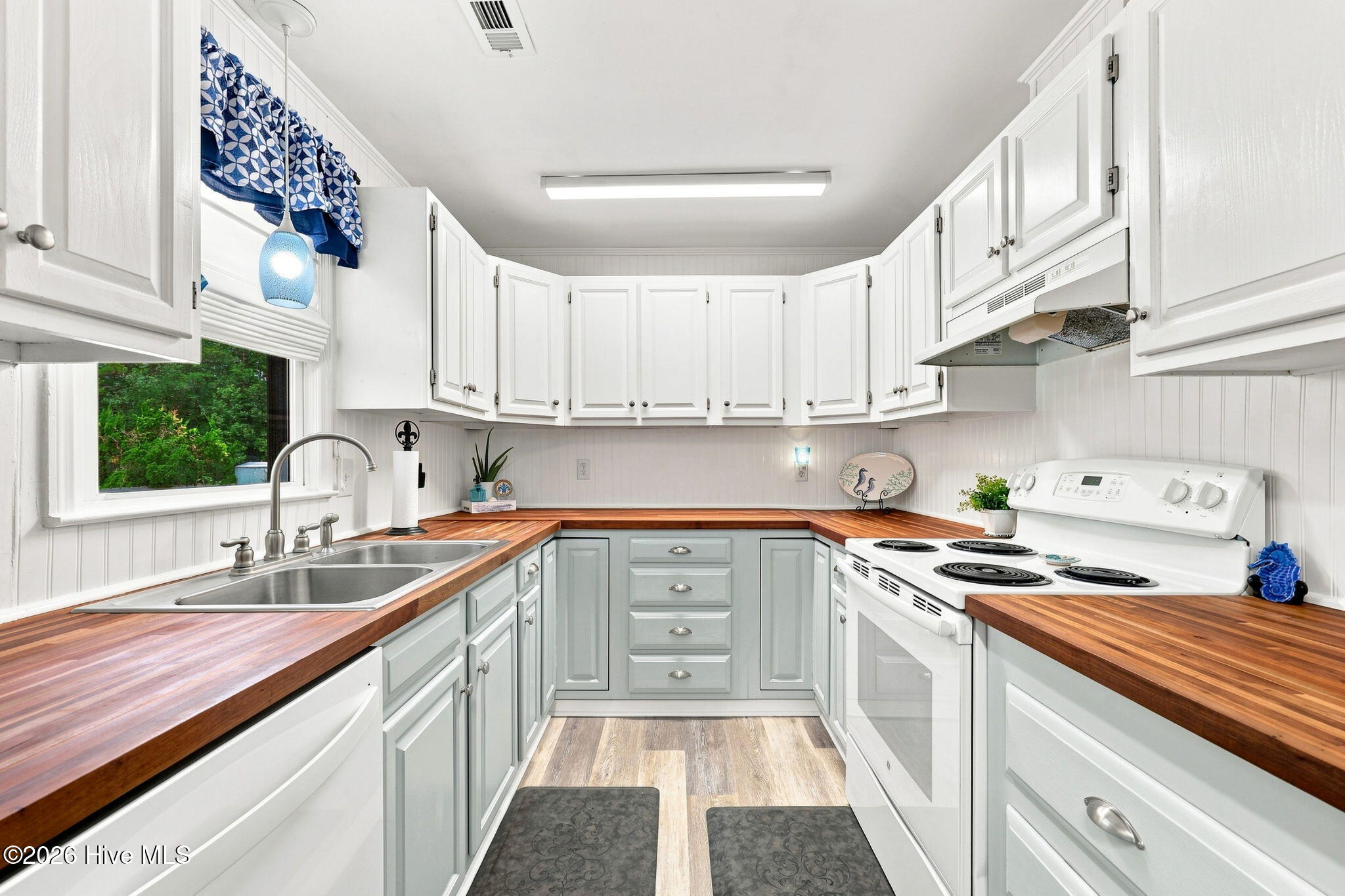 2610 W Forest Drive,Newport