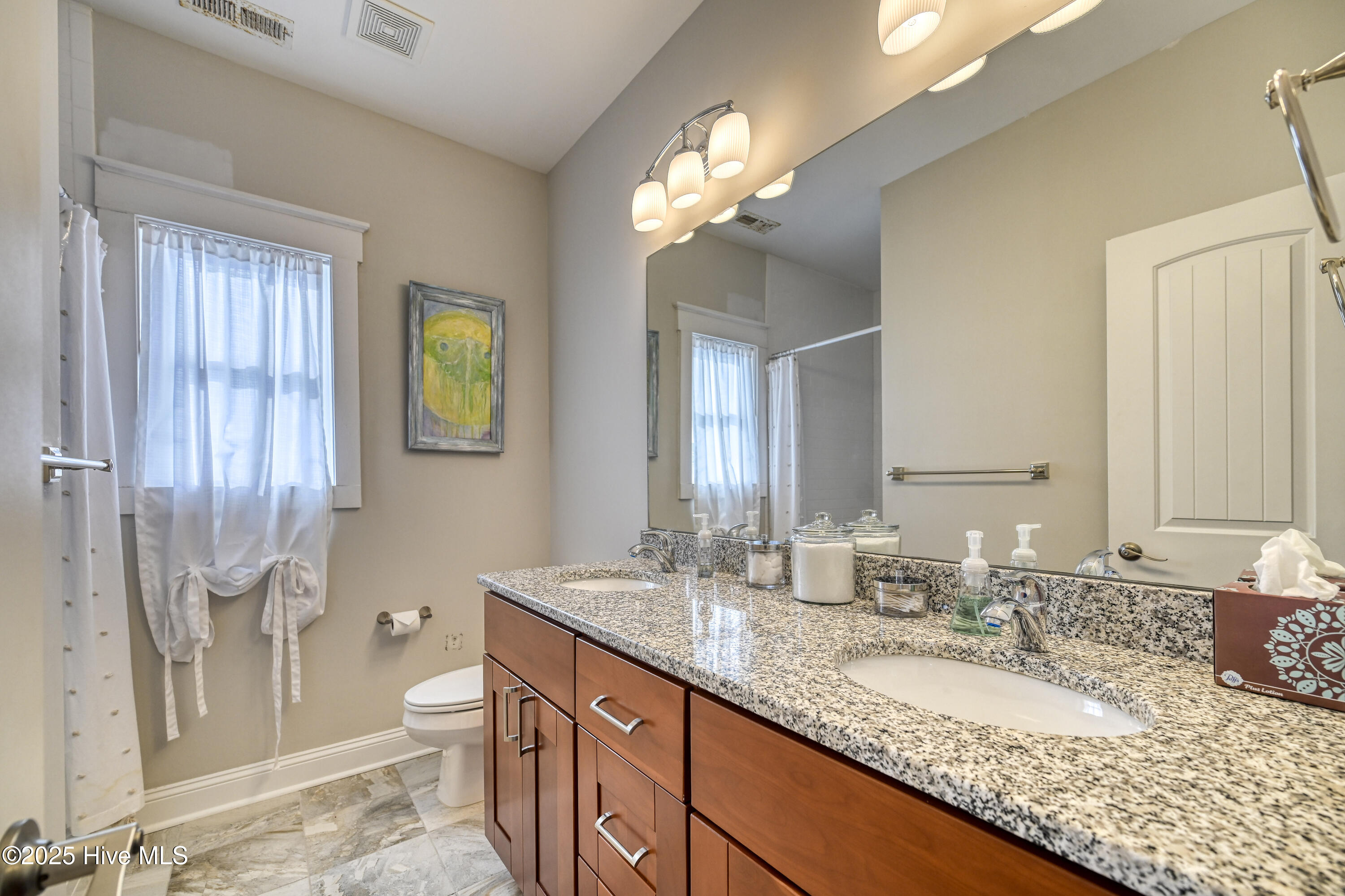 100543491 | Photo 39