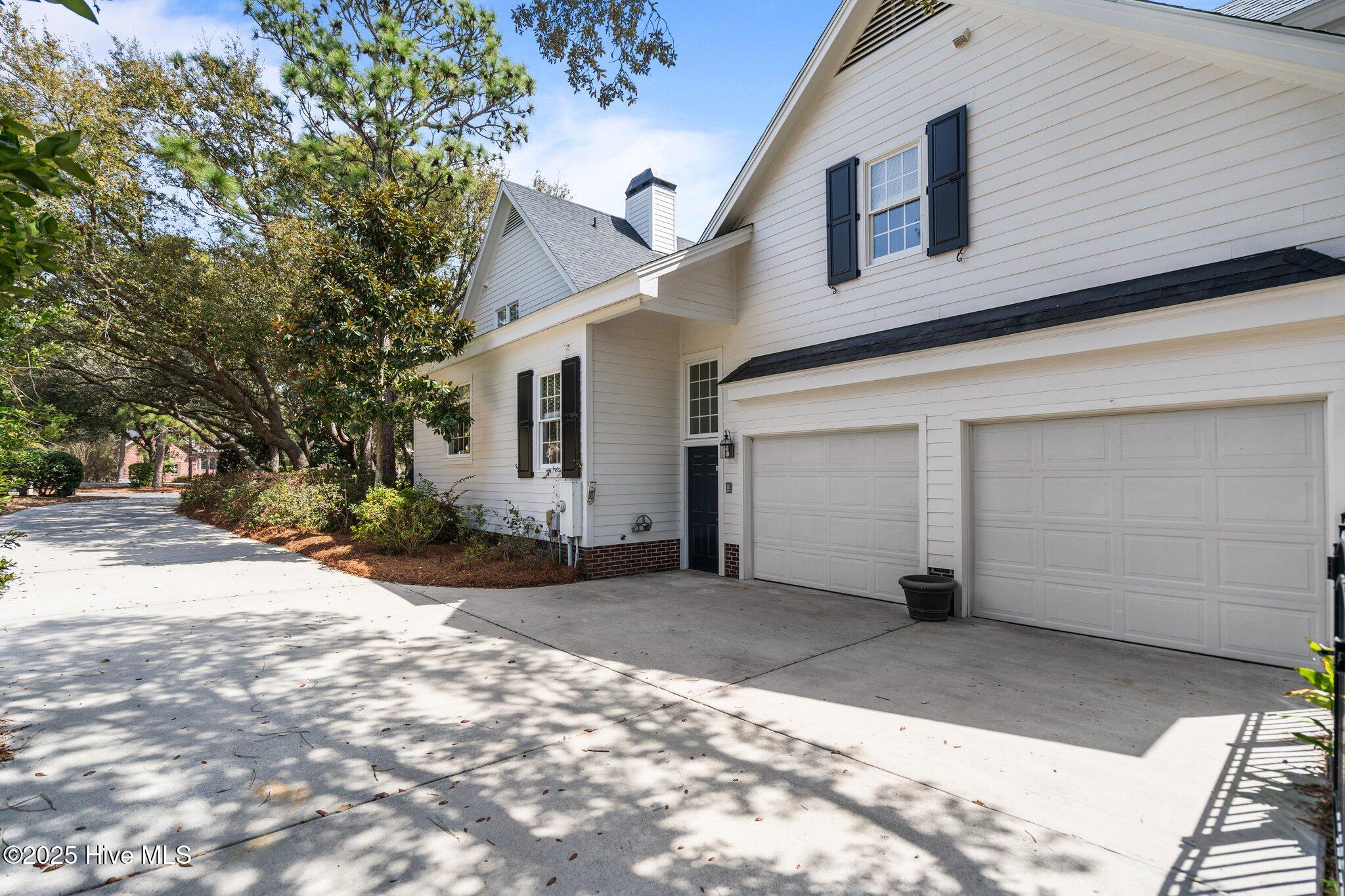 100536215 | Photo 64