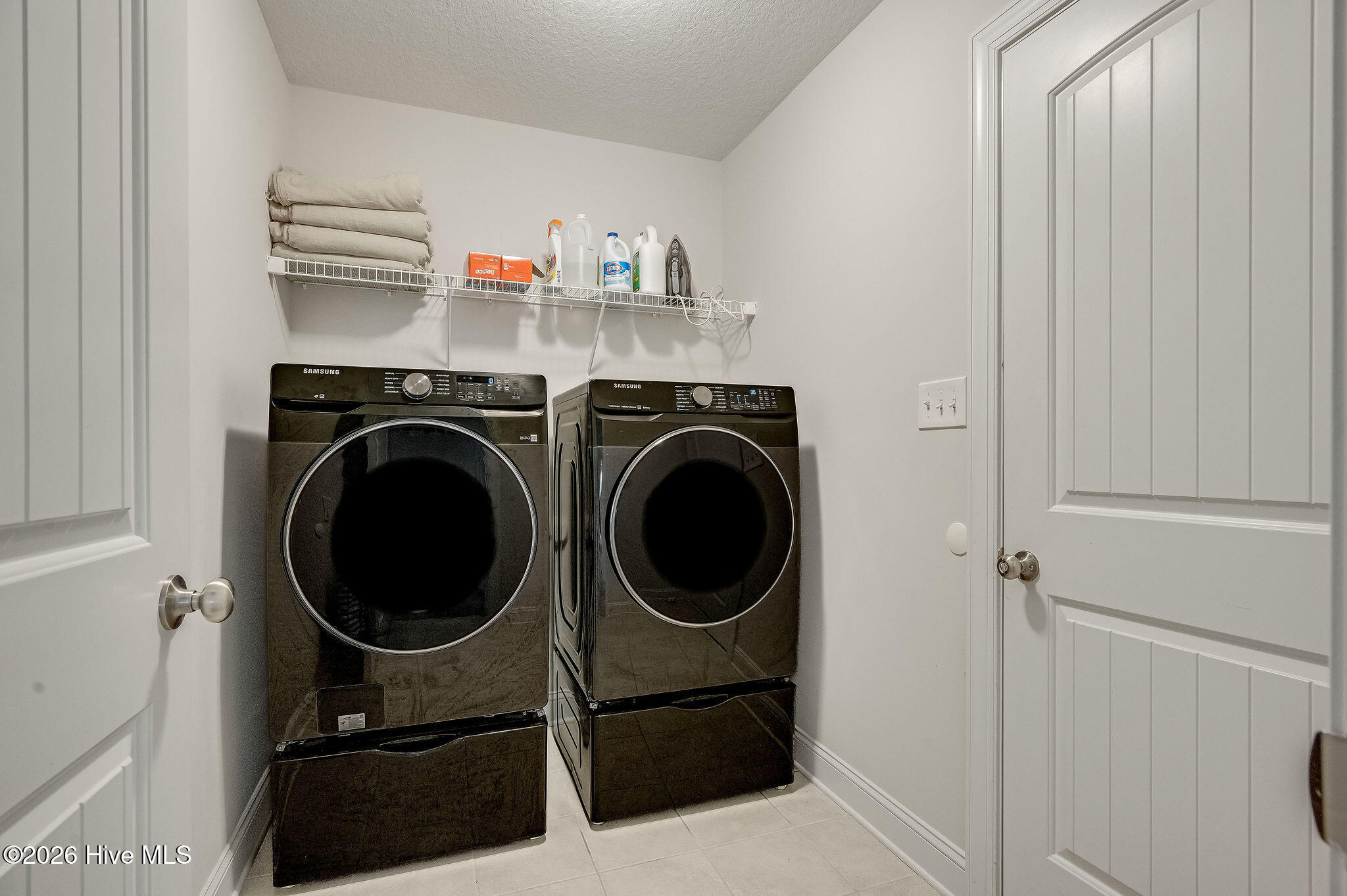 100568428 | Photo 41