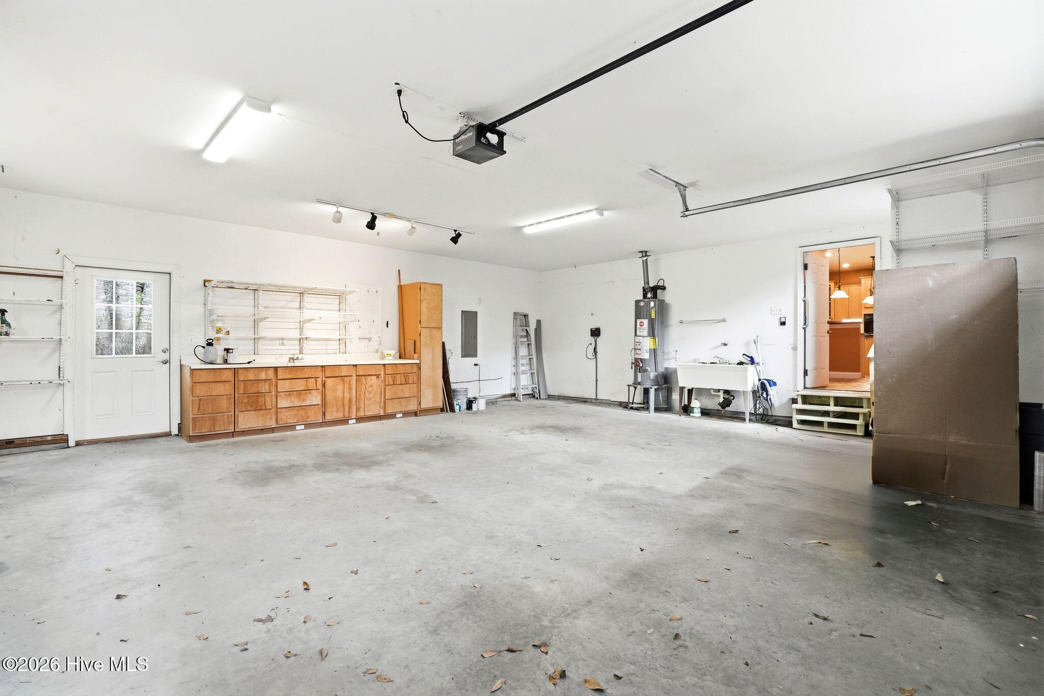 100563594 | Photo 78