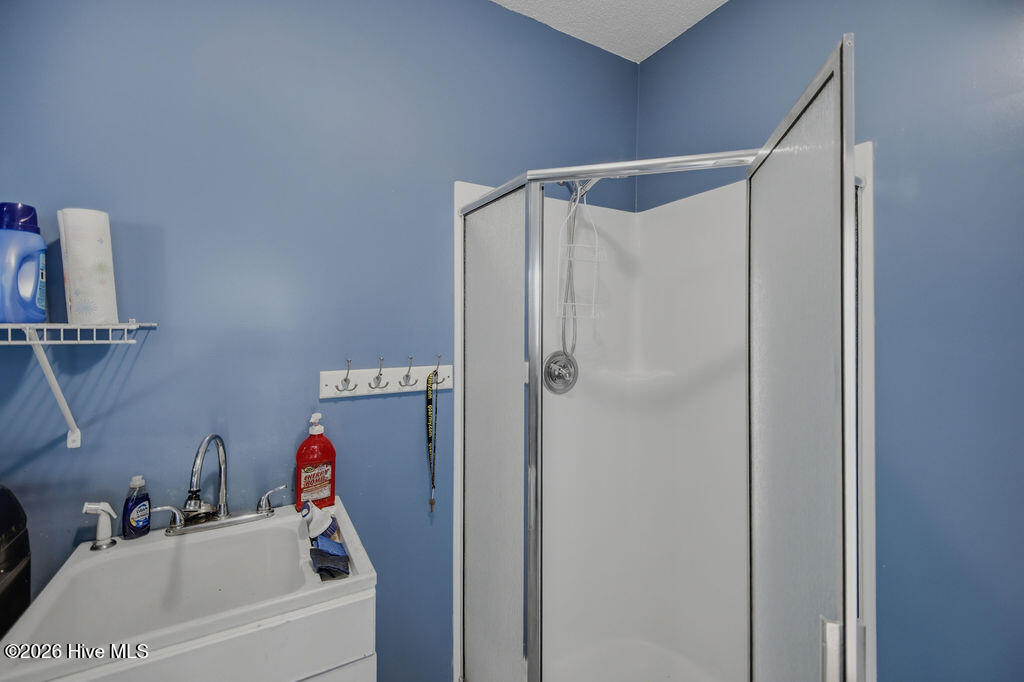 100565606 | Photo 30