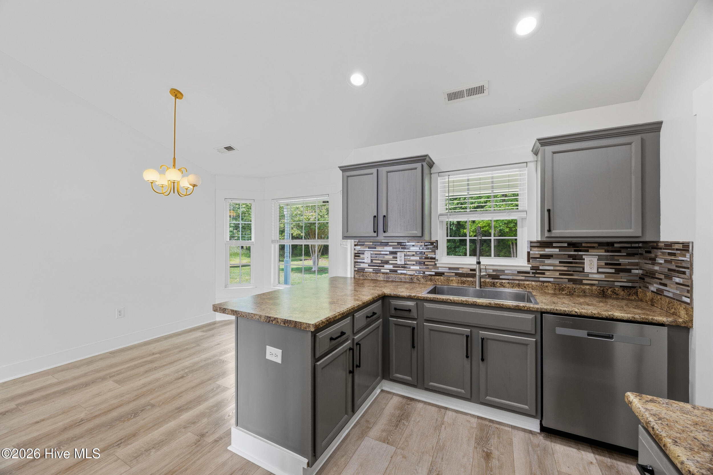 105 Henry Giddeons Drive, Teachey, NC 28464 – photo 5: 26_kitchen