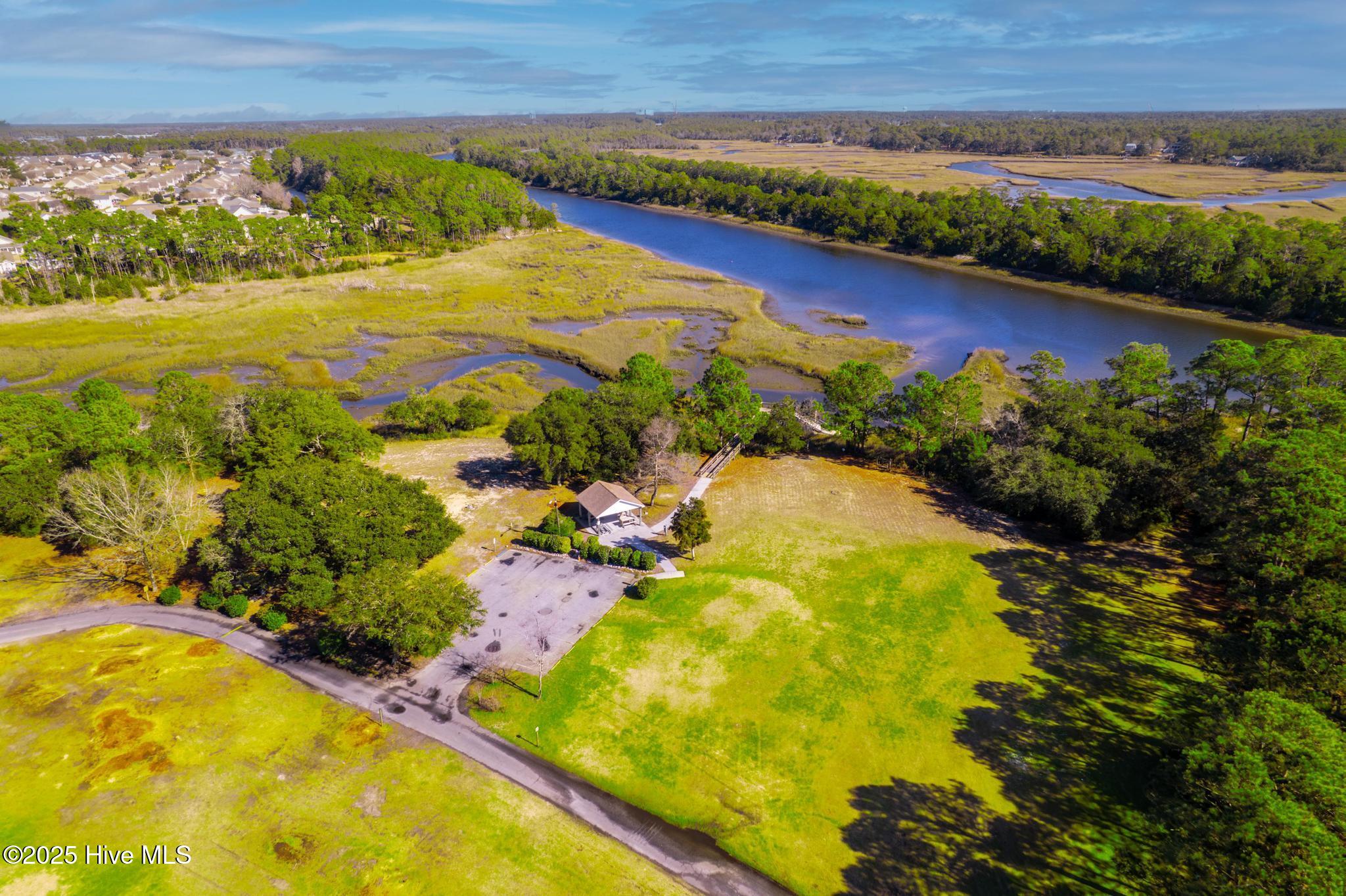 100530563 | Photo 43