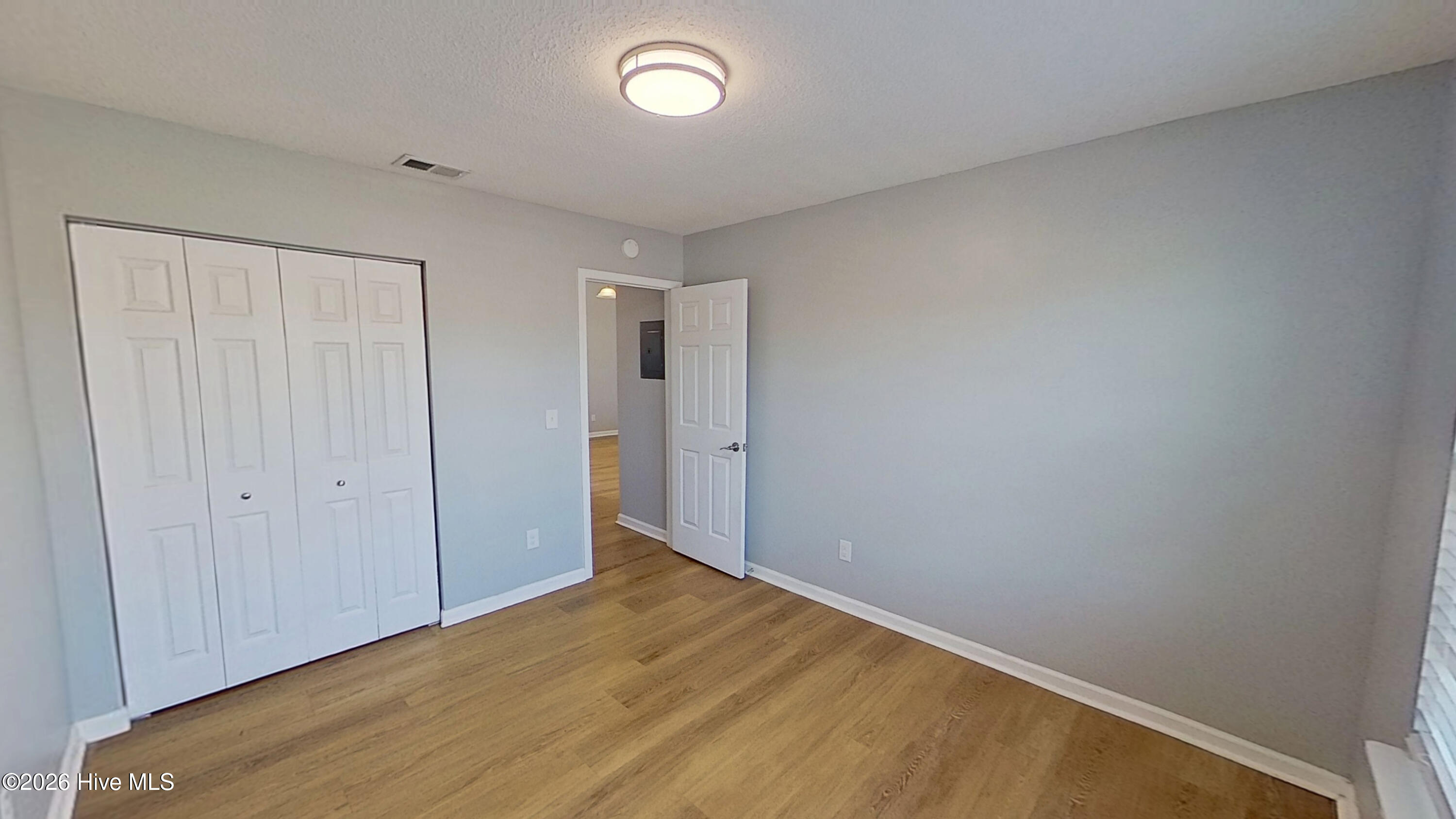 100560040 | Photo 12