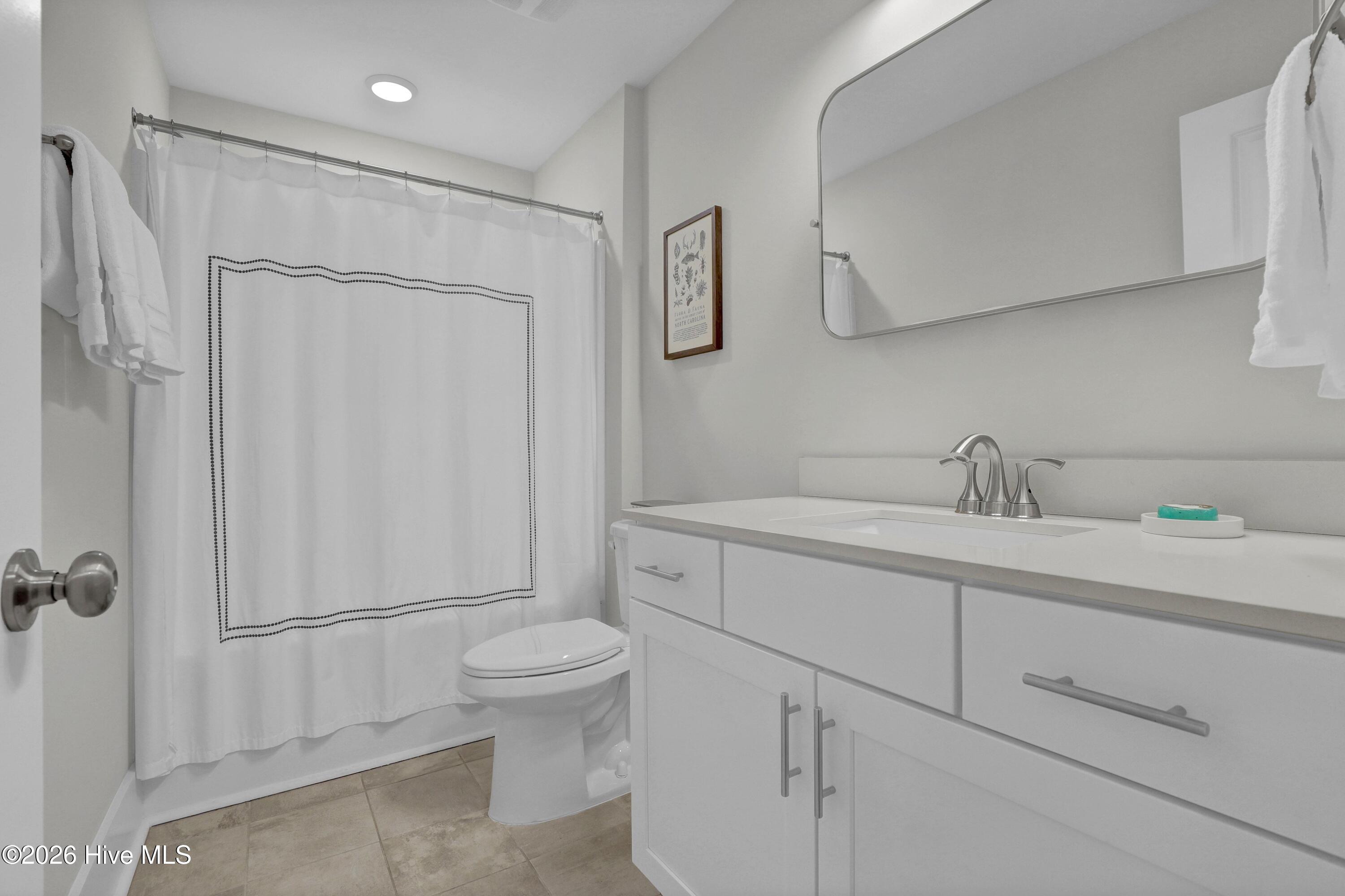 100565669 | Photo 30