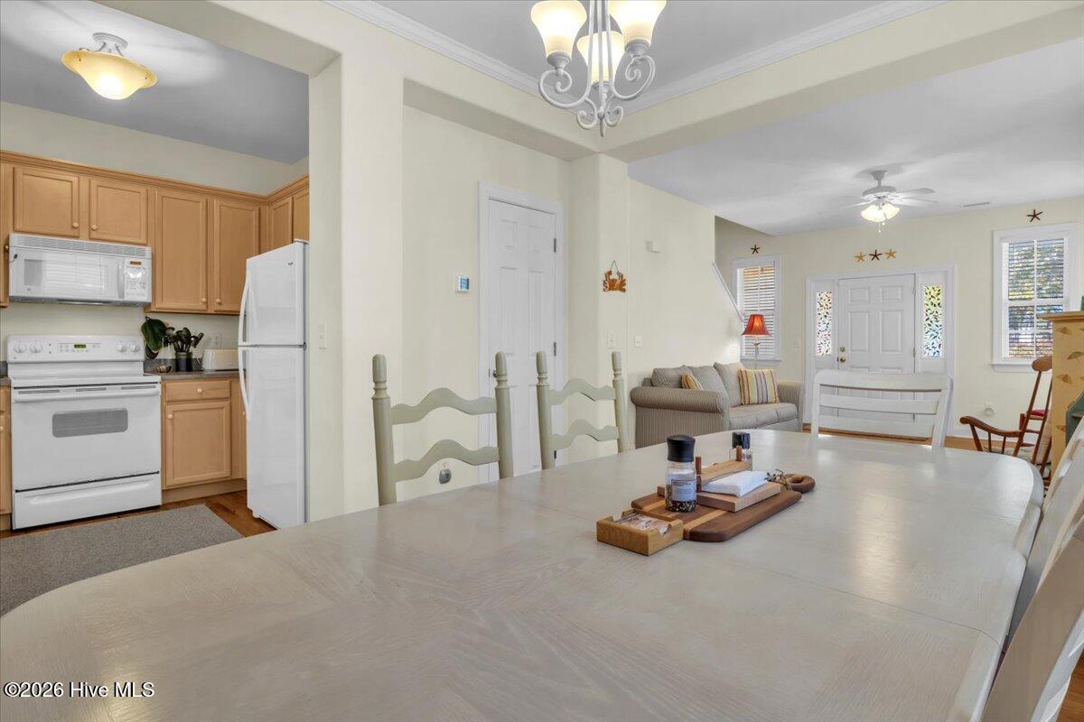 100550365 | Photo 24