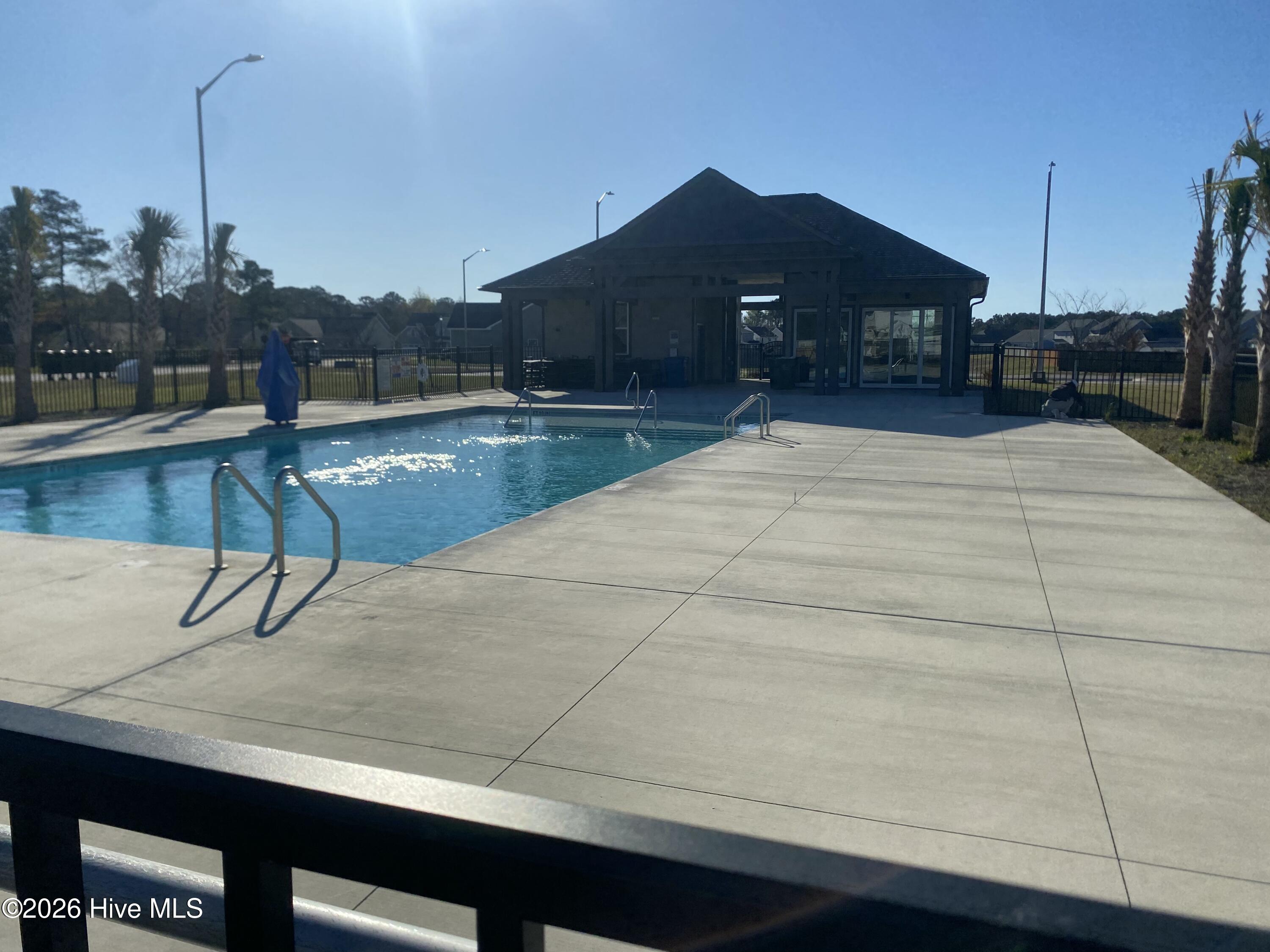 100560873 | Photo 45