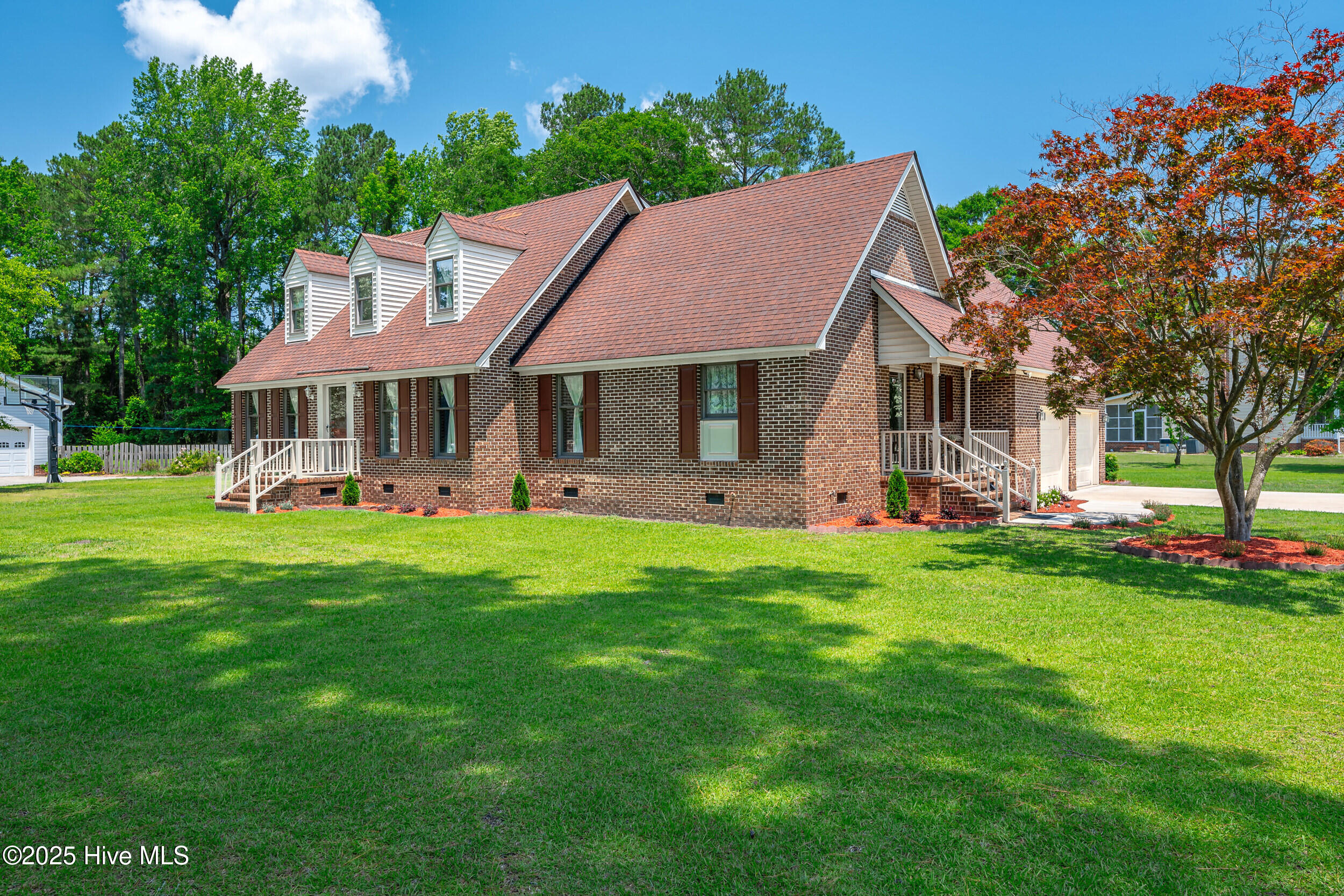 601shelleydr-exterior-2