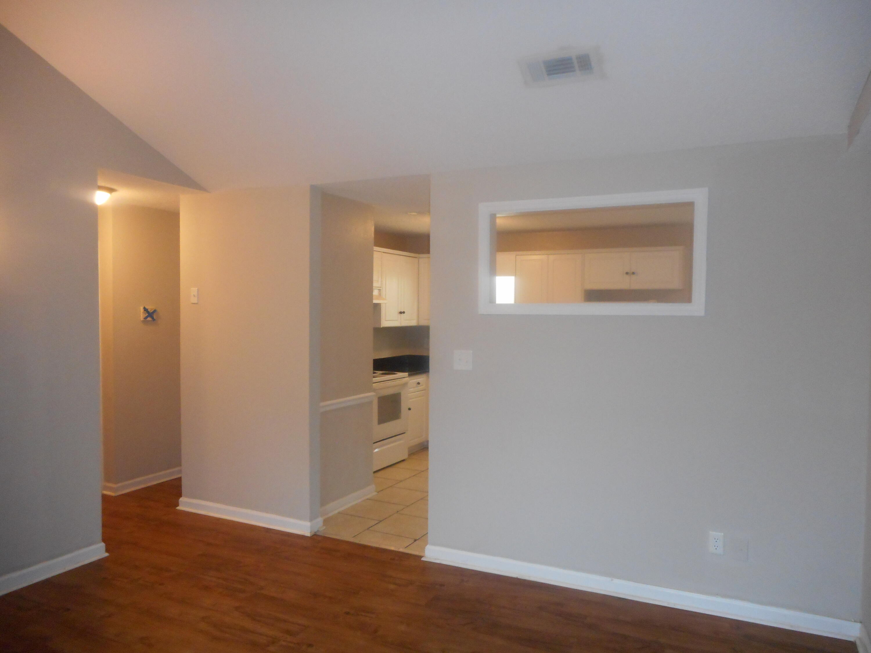 Pass through from living room to kitchen