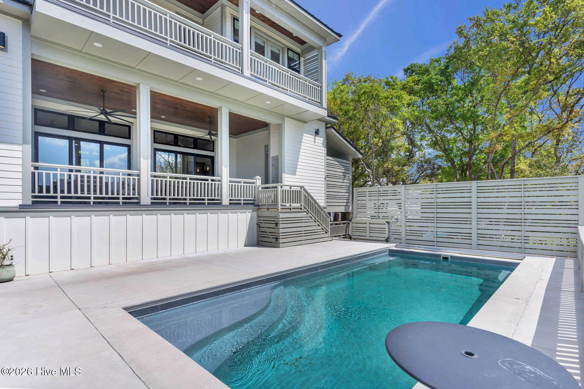 100553549 | Photo 60