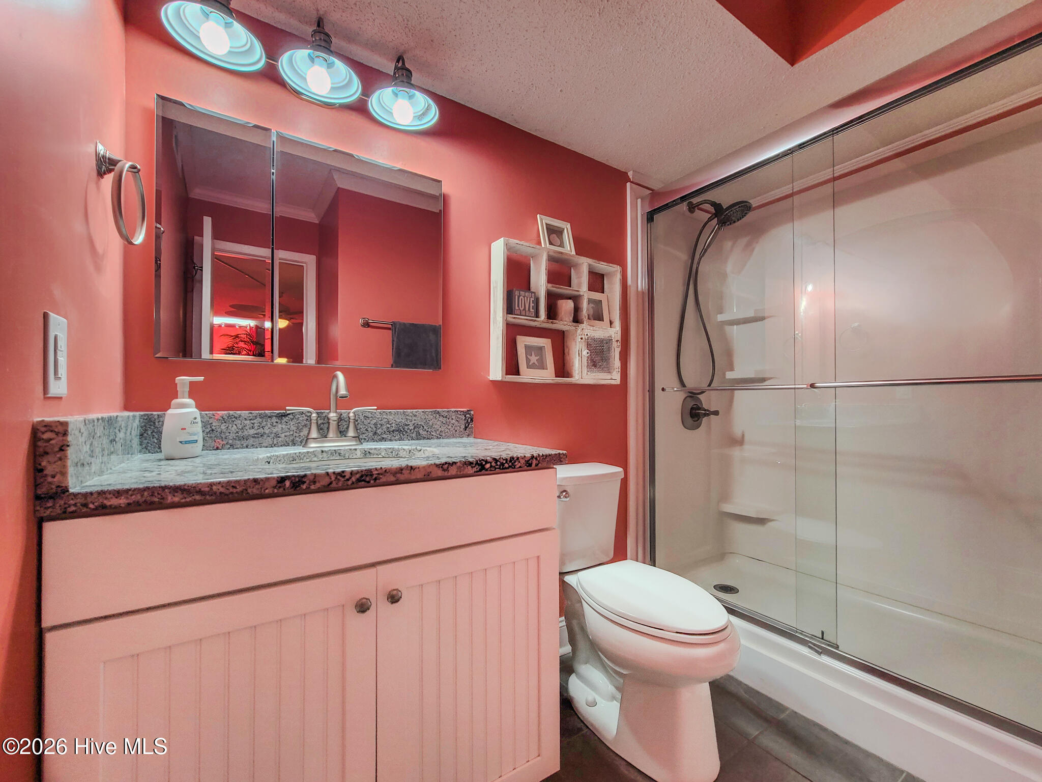 100559074 | Photo 33