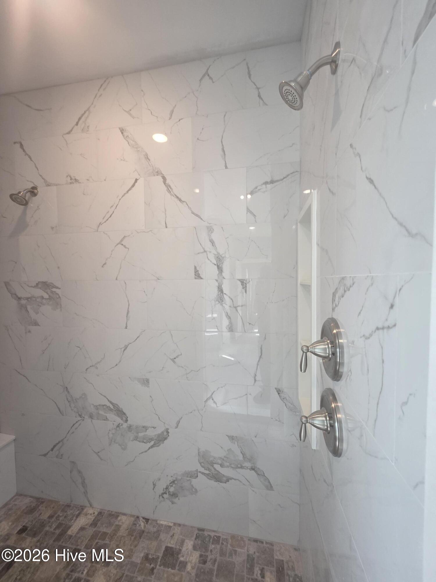 100530509 | Photo 13