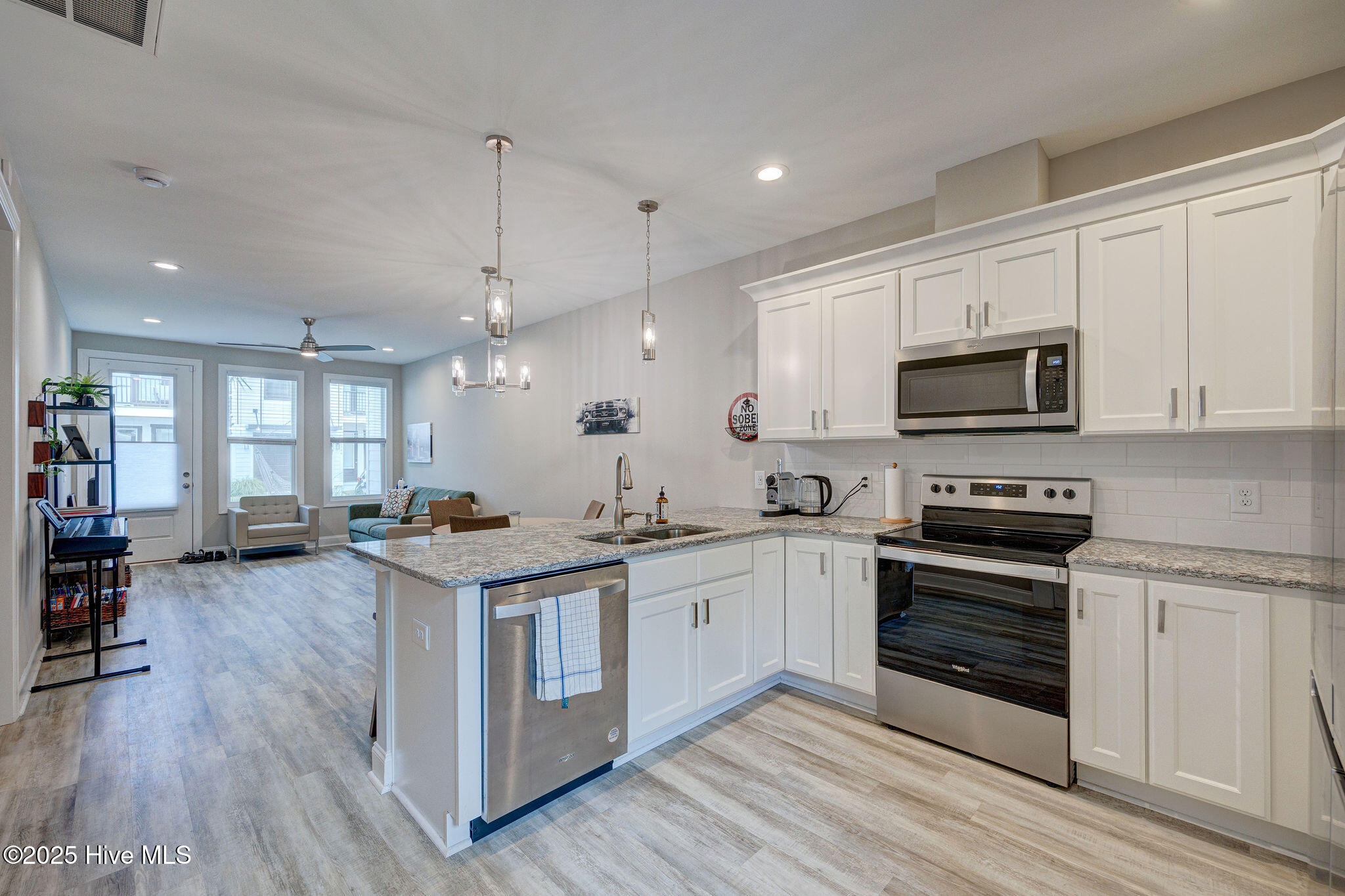 1907 Seacottage Way, Wilmington, NC 28403 – photo 16: 1907SeacottageWay(23)