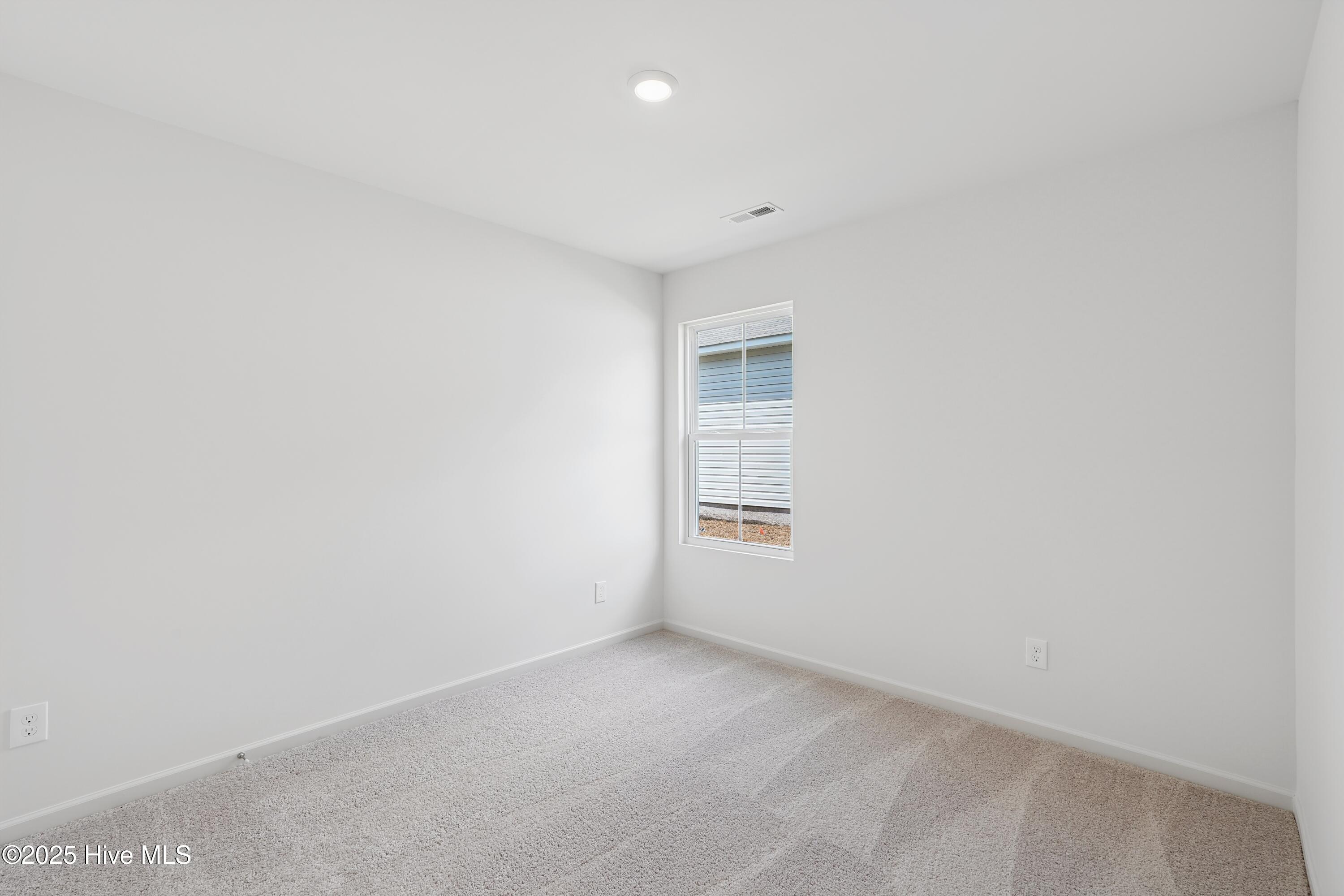 100517961 | Photo 12