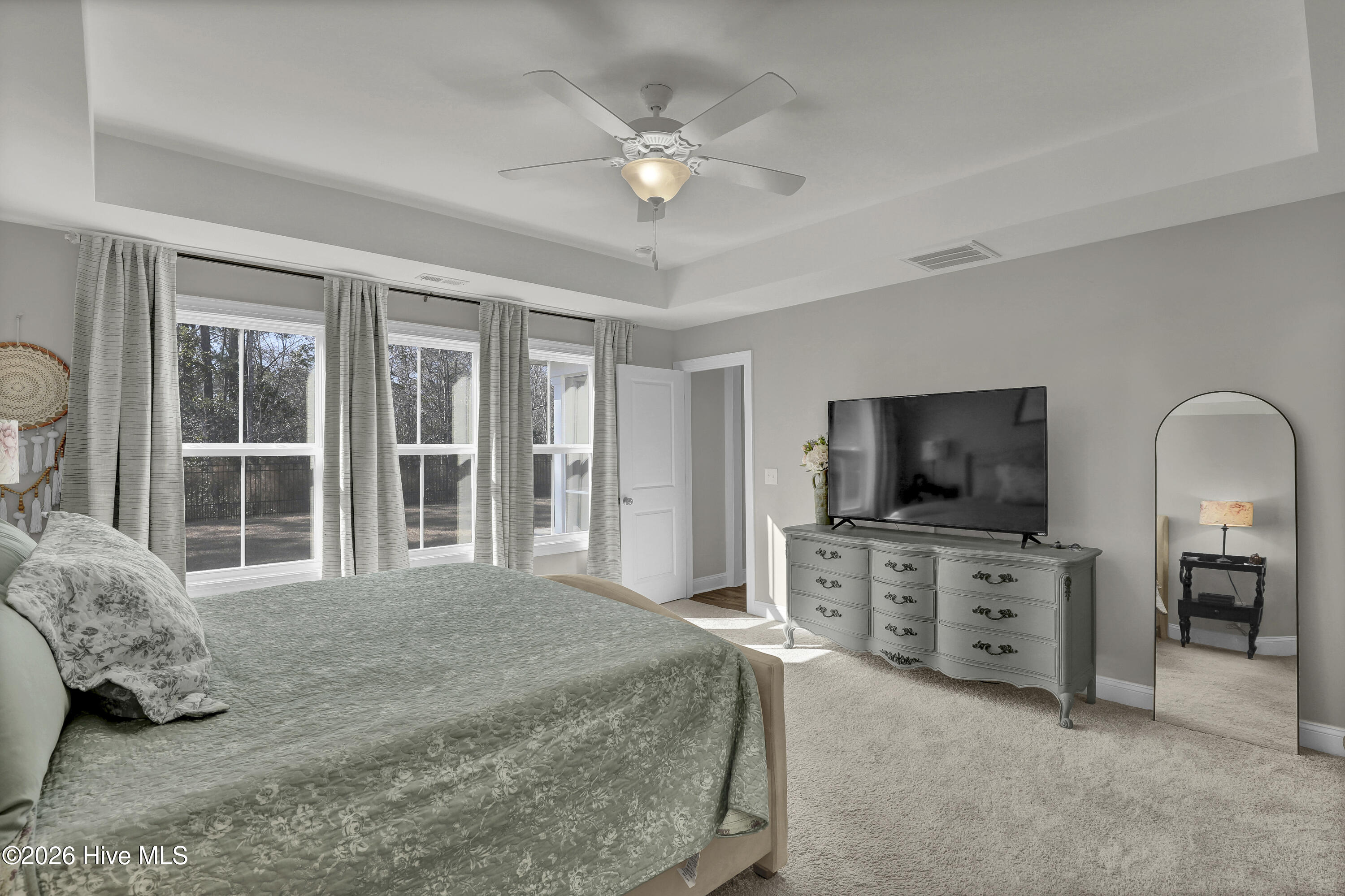 100550923 | Photo 14