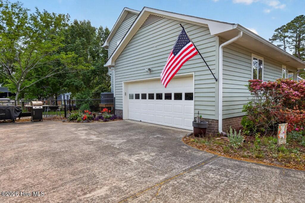 312 Channel Run Drive, New Bern, NC, 28562