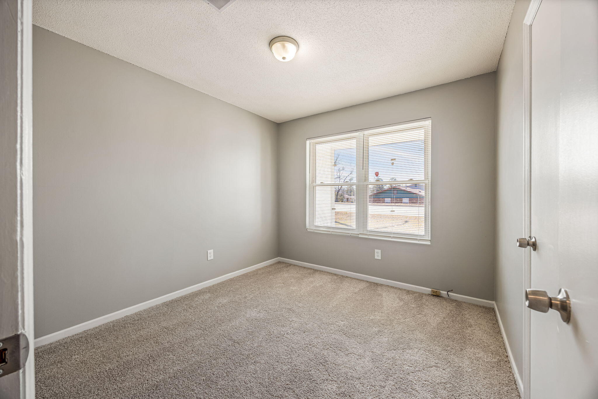 11-web-or-mls-2965 Meadowbrook Drive-15