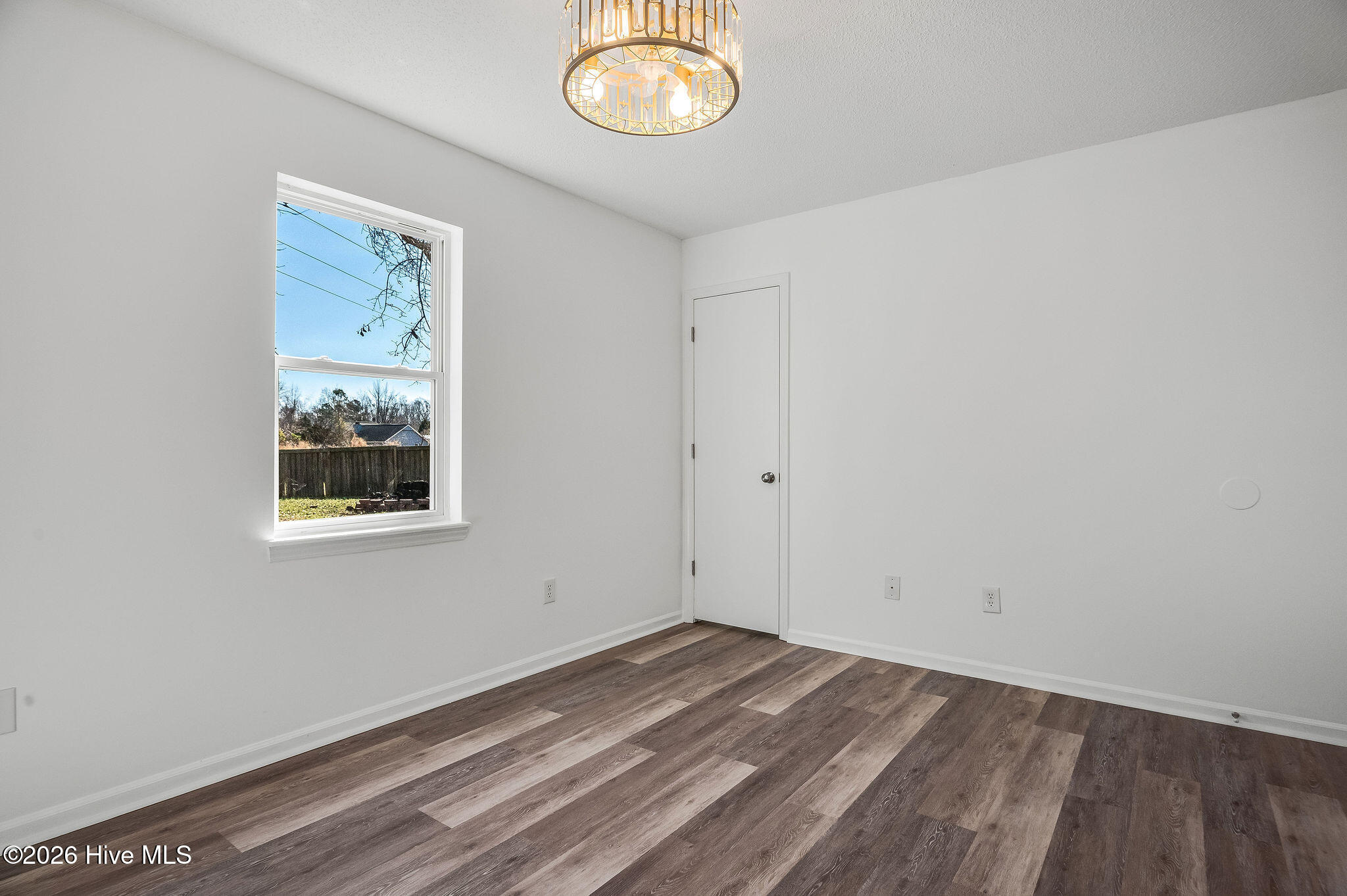 100556474 | Photo 27