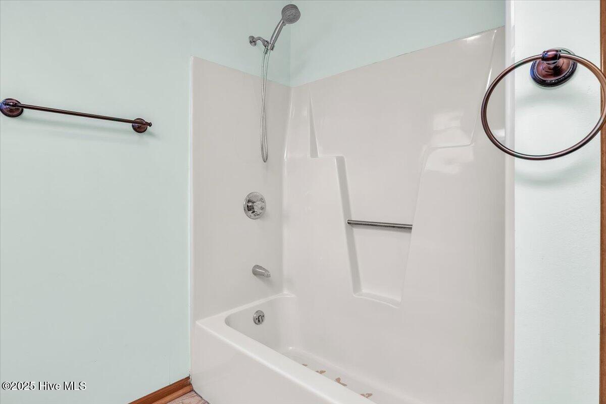 100568309 | Photo 55