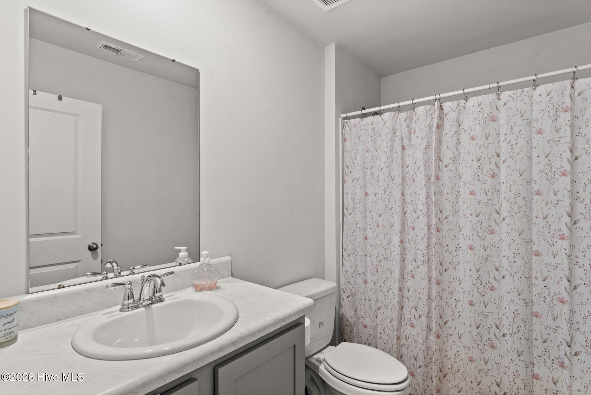 100566662 | Photo 40