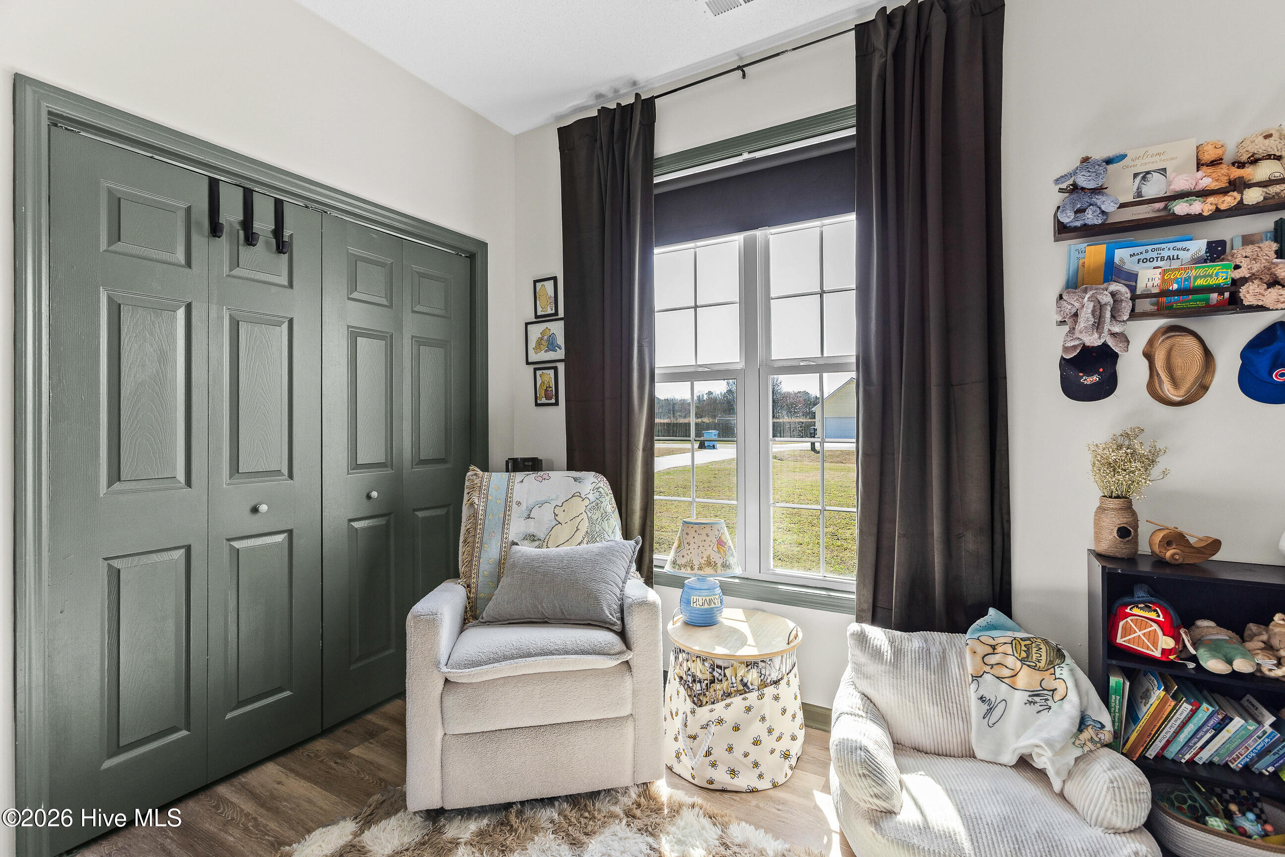 100558370 | Photo 19