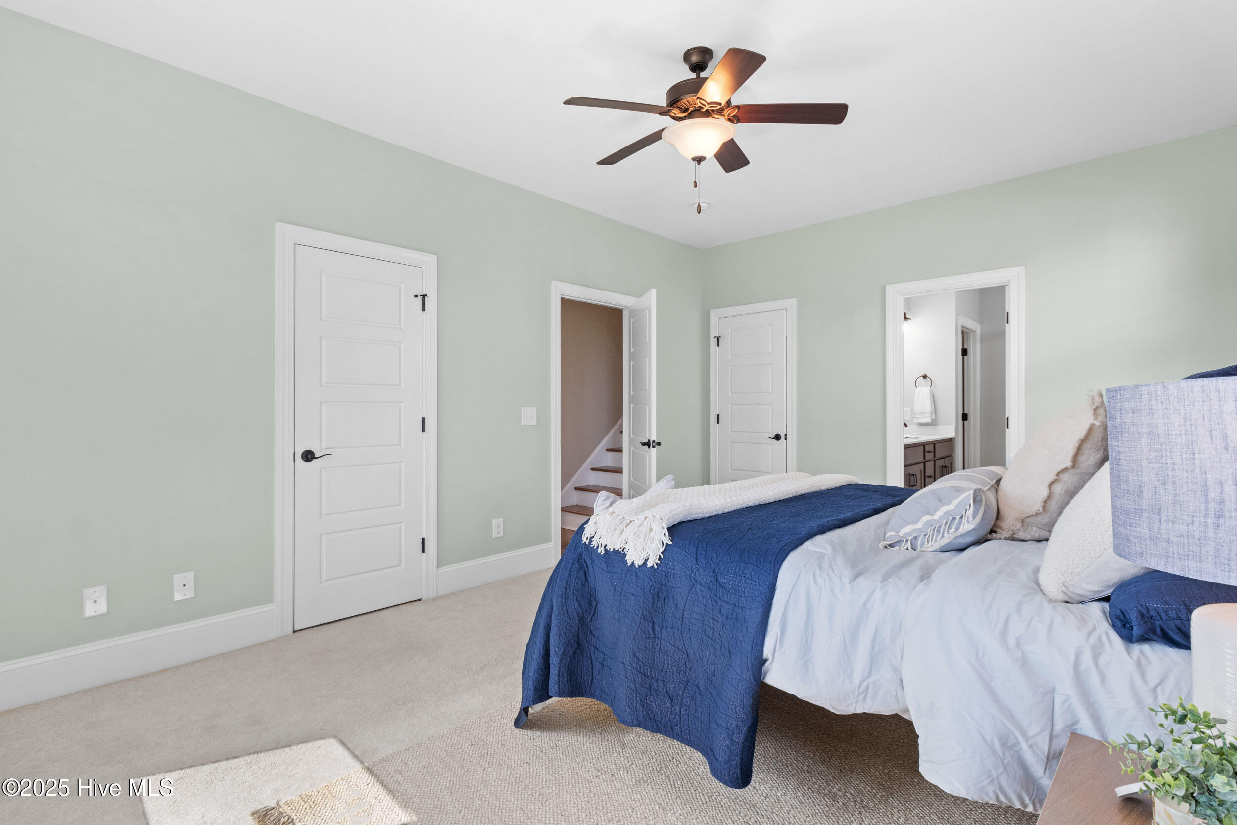 100528109 | Photo 22