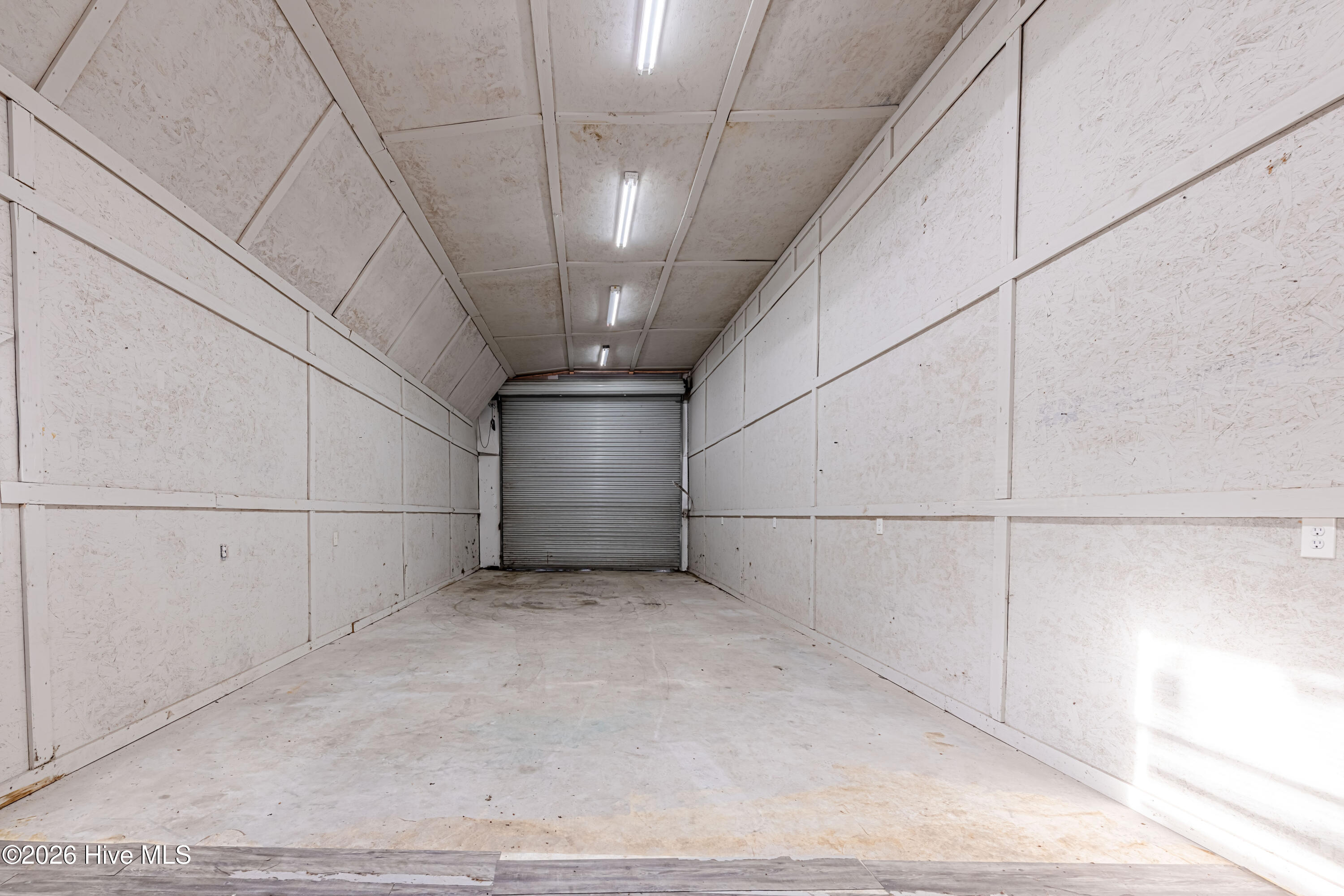 100549124 | Photo 46