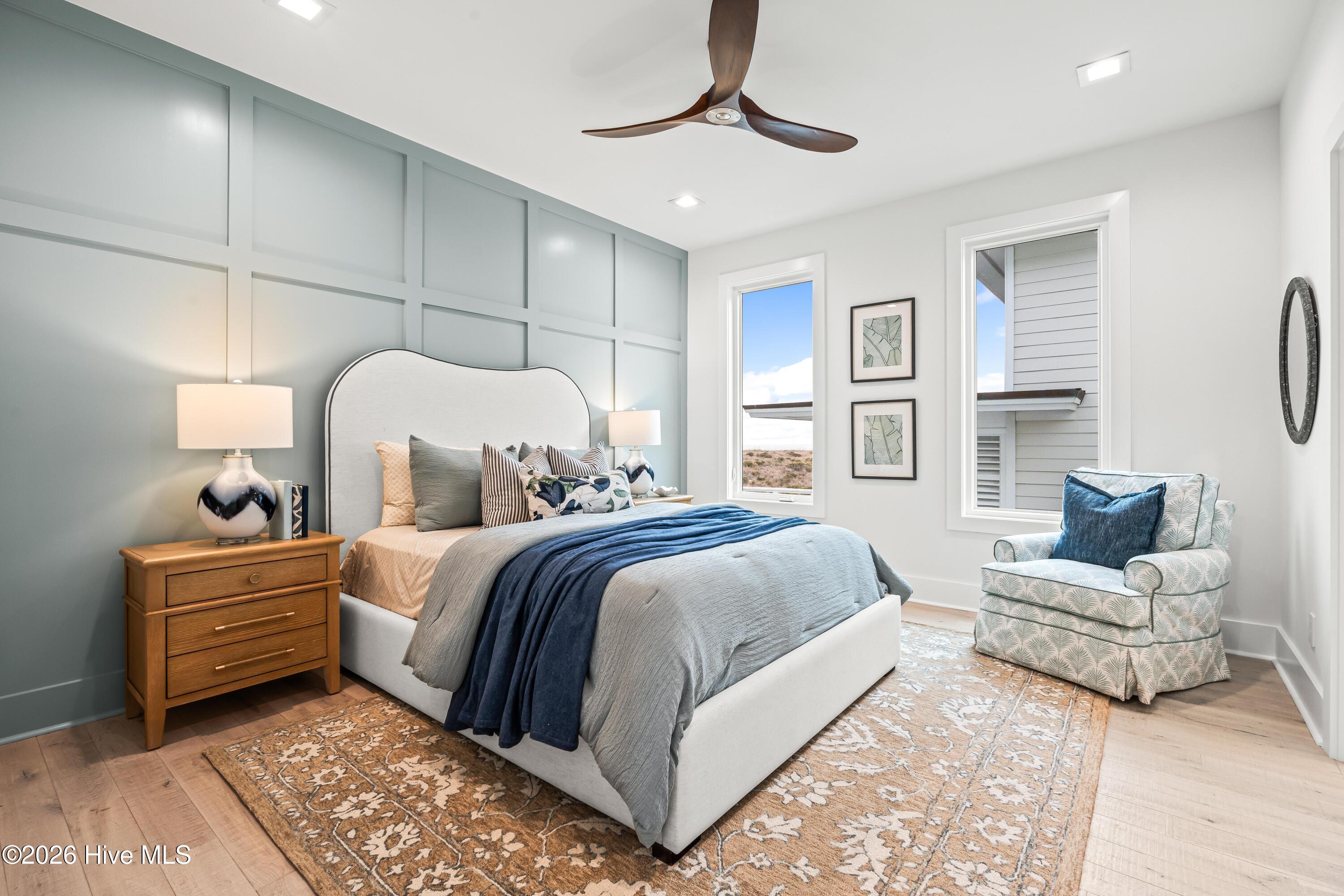 100558368 | Photo 44