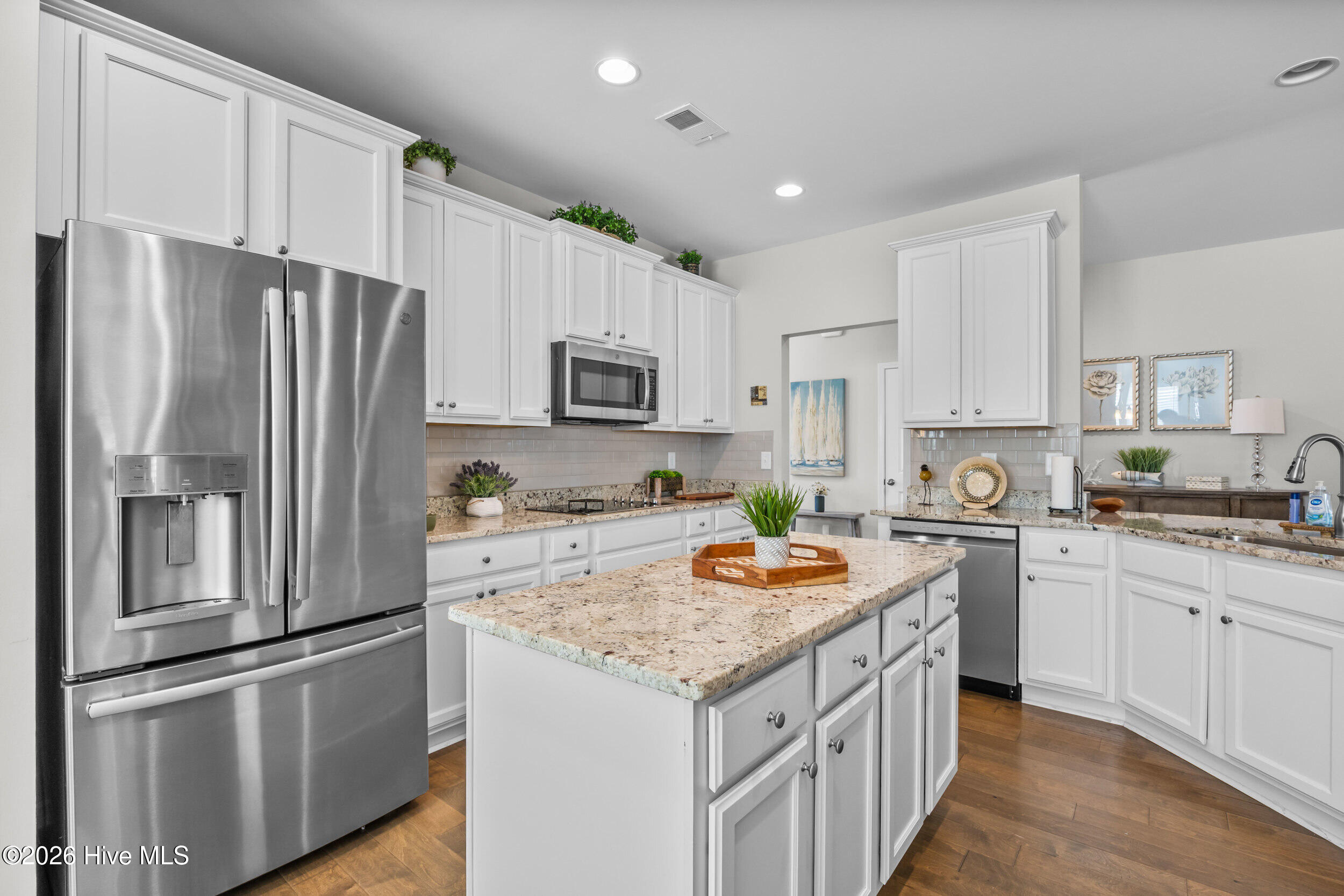 100553871 | Photo 26