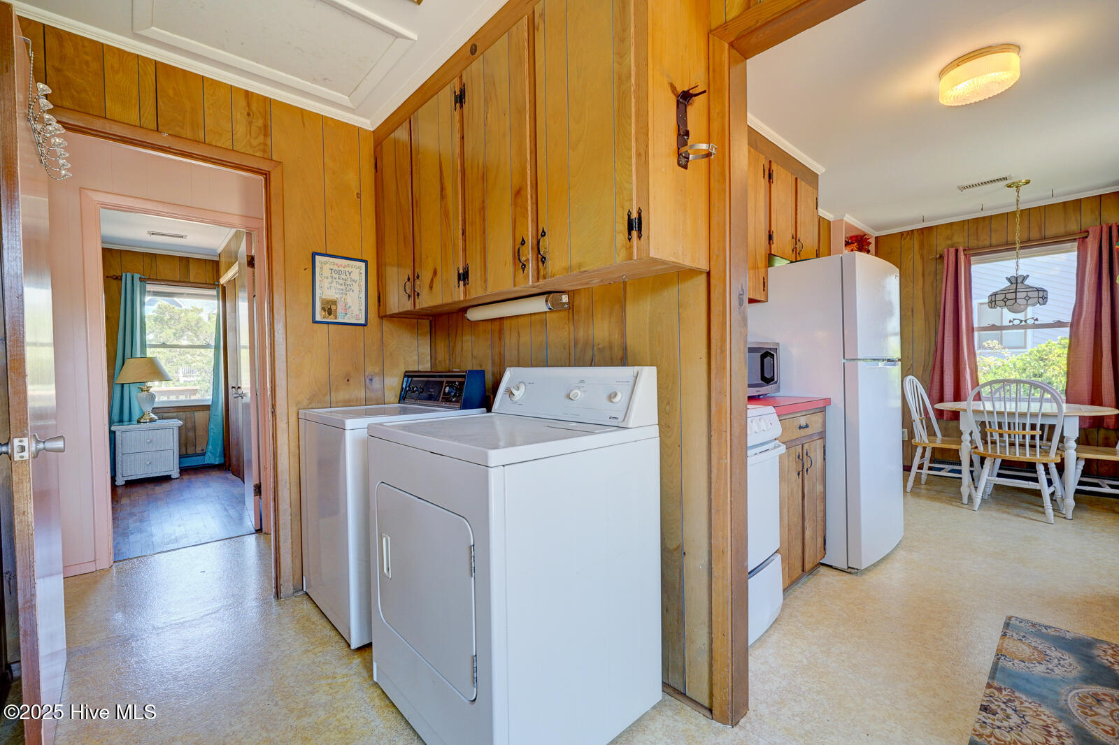 100519598 | Photo 12