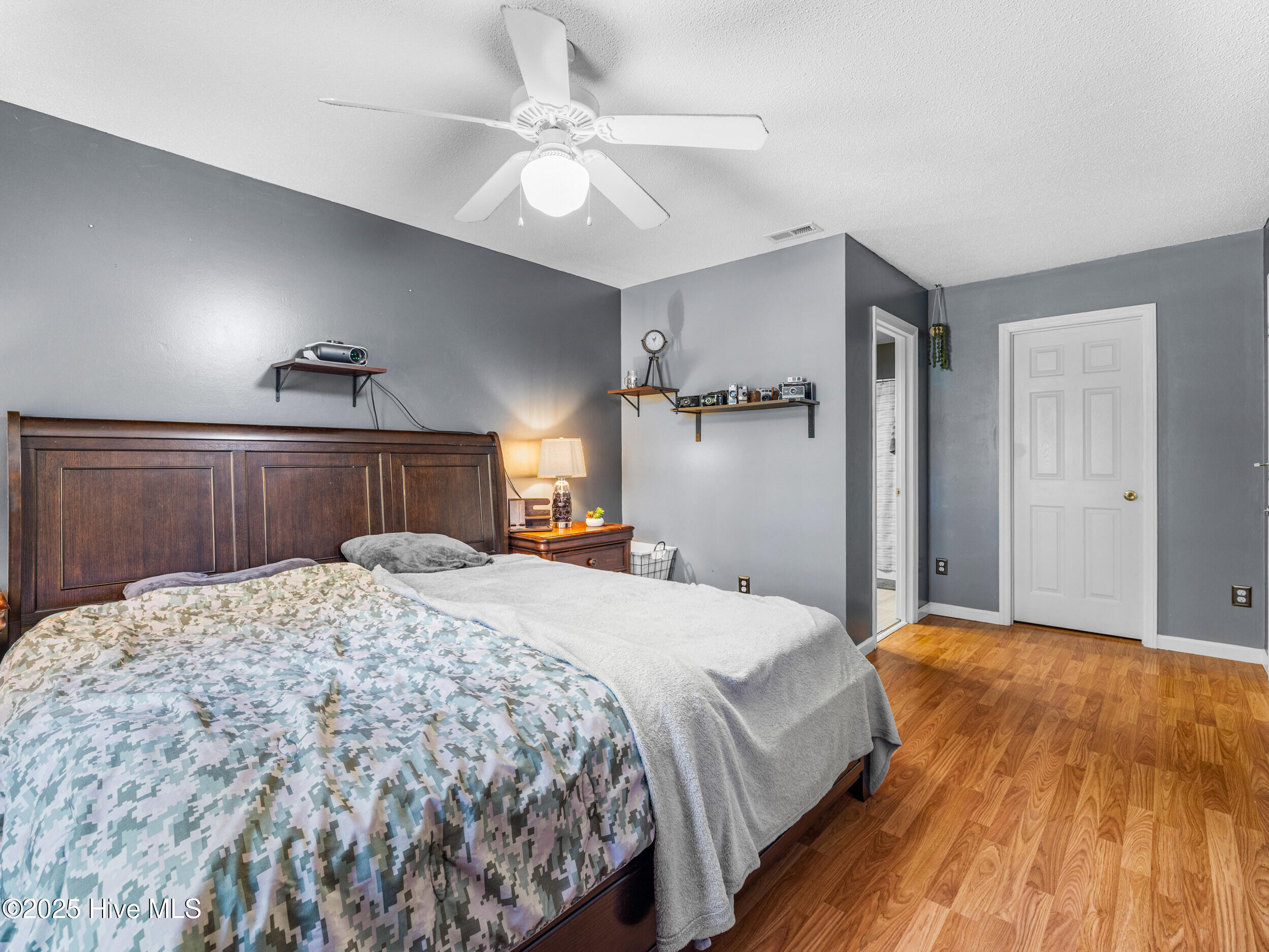 100541472 | Photo 34