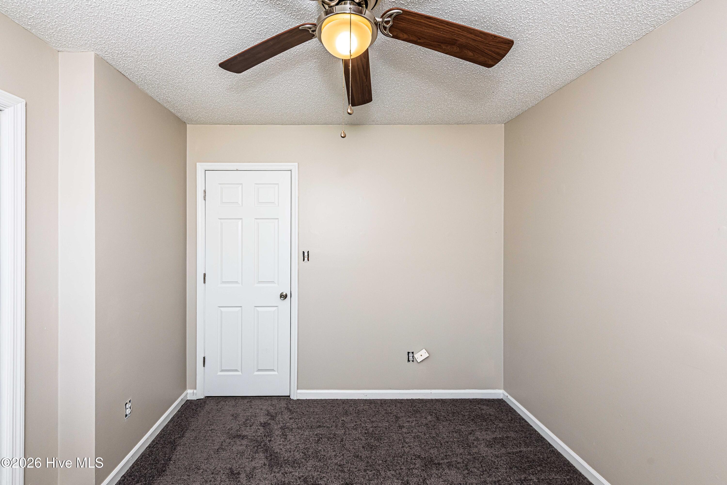 100568422 | Photo 45