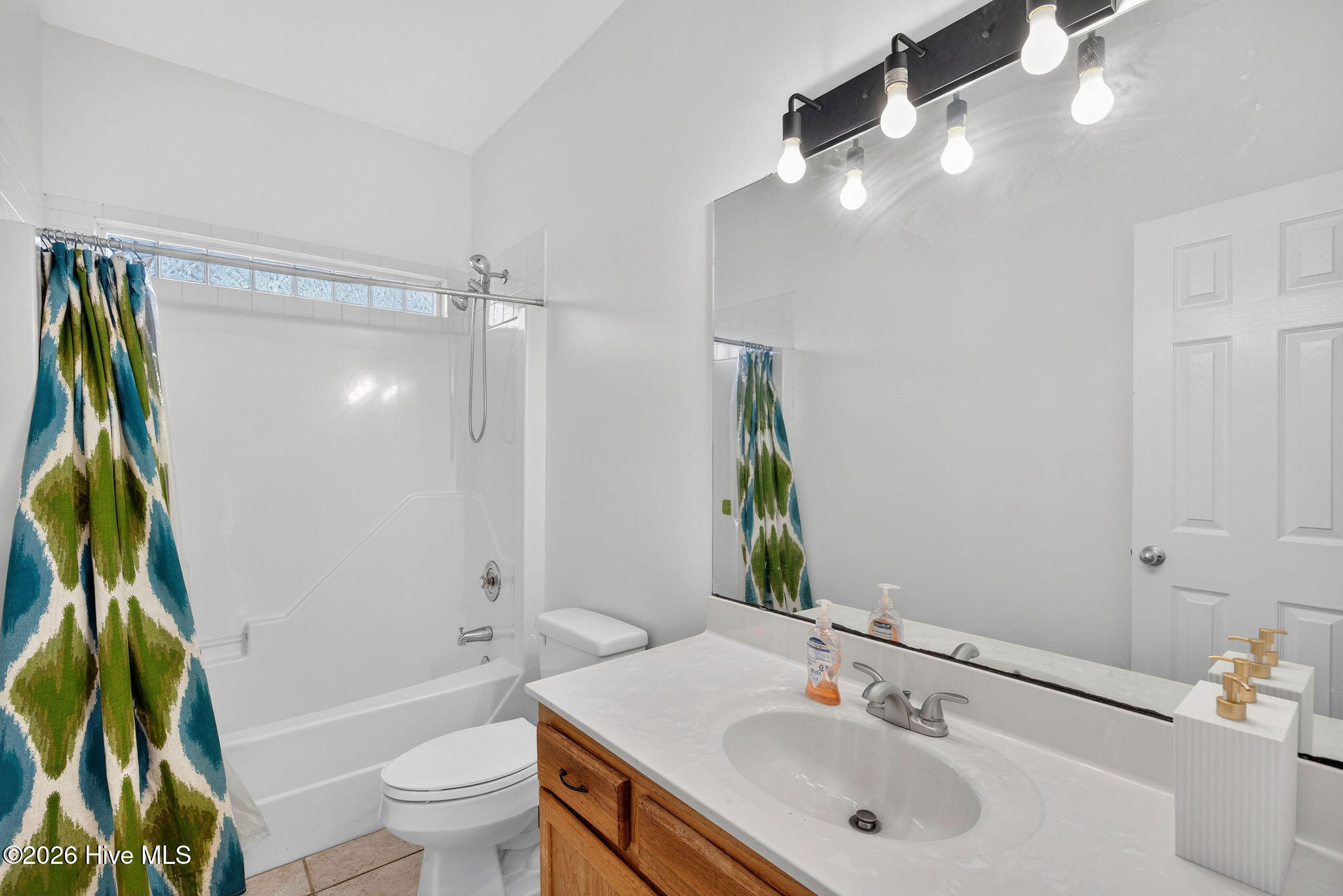 100551294 | Photo 18