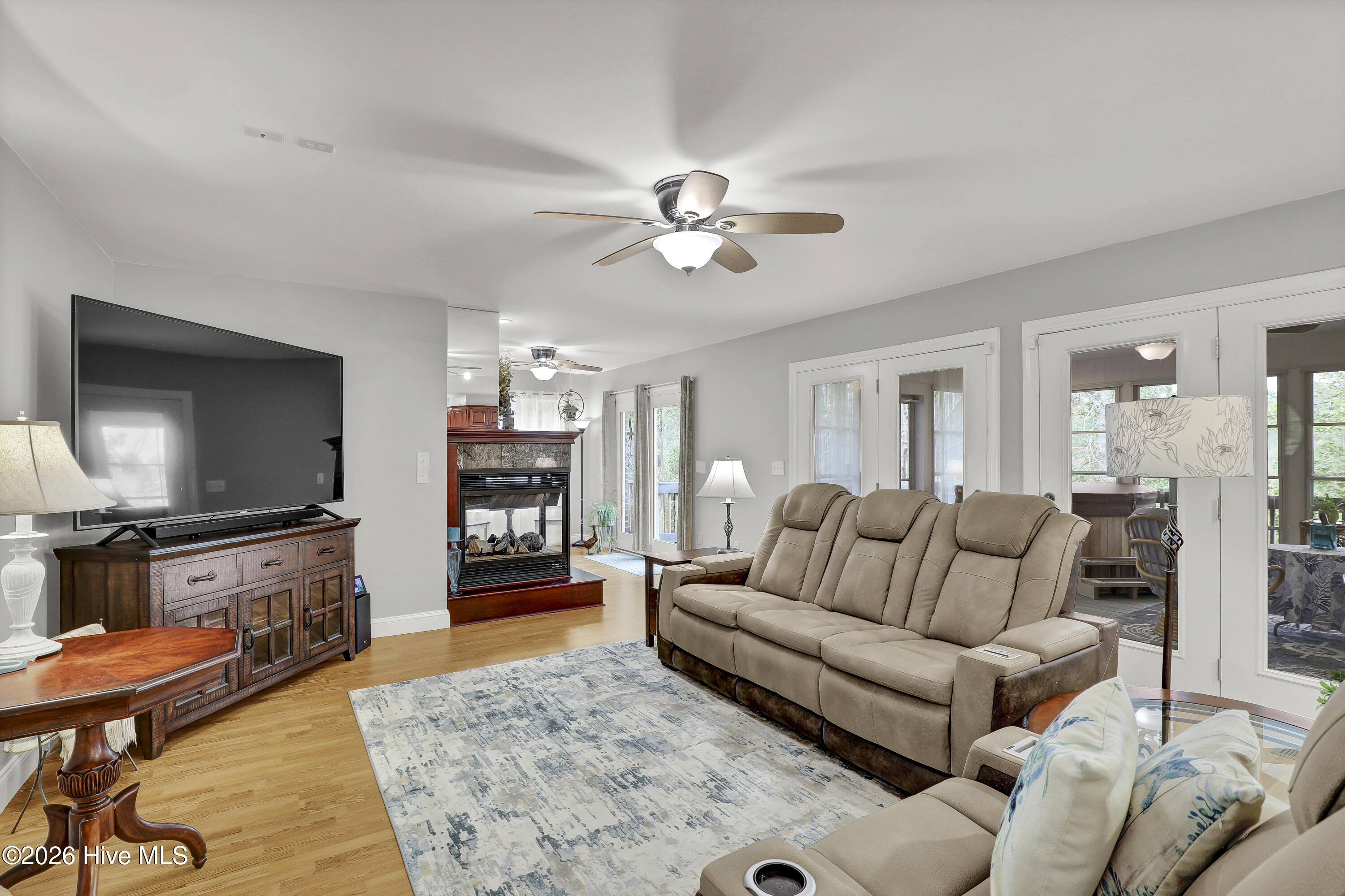 100563243 | Photo 17