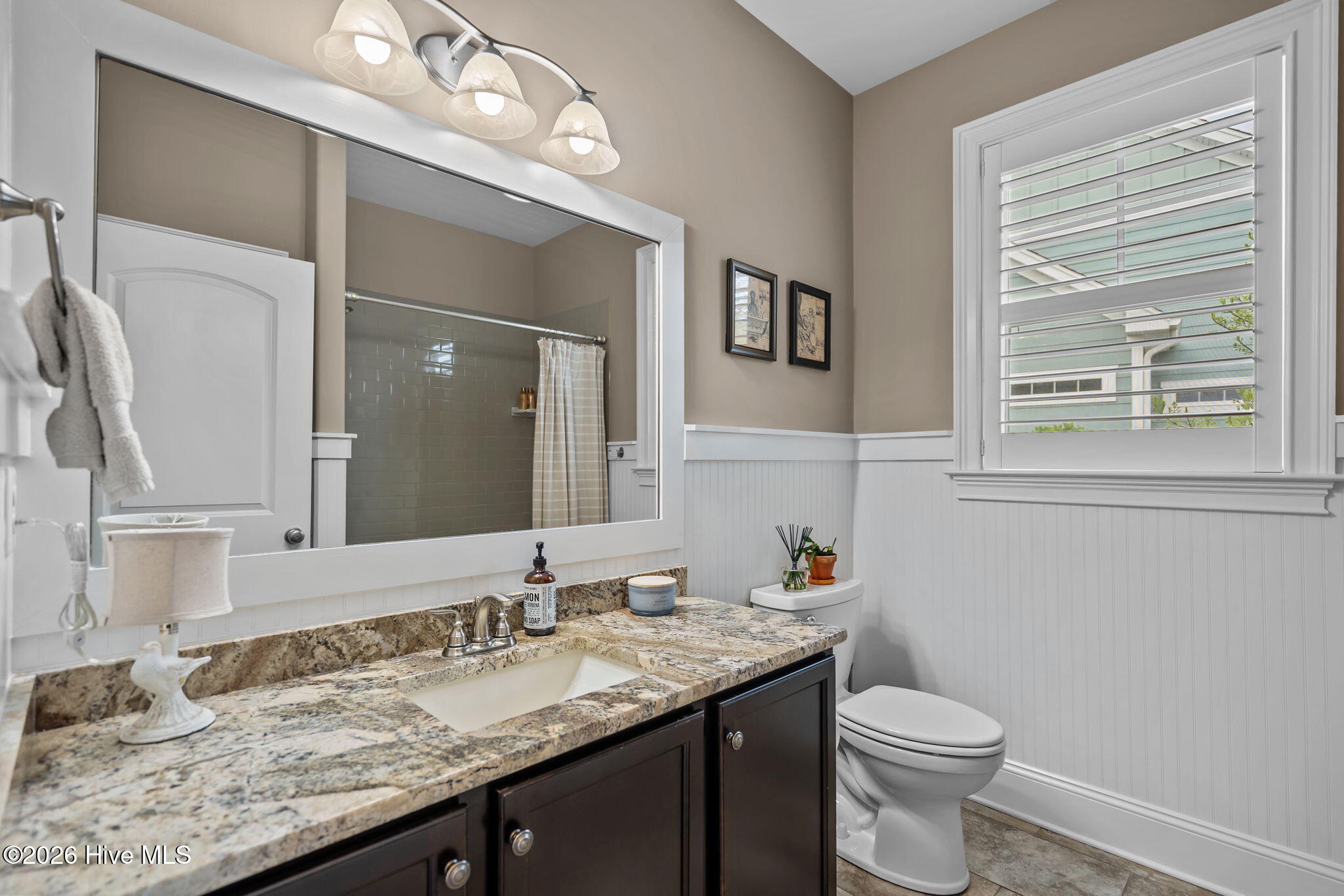 100564215 | Photo 41