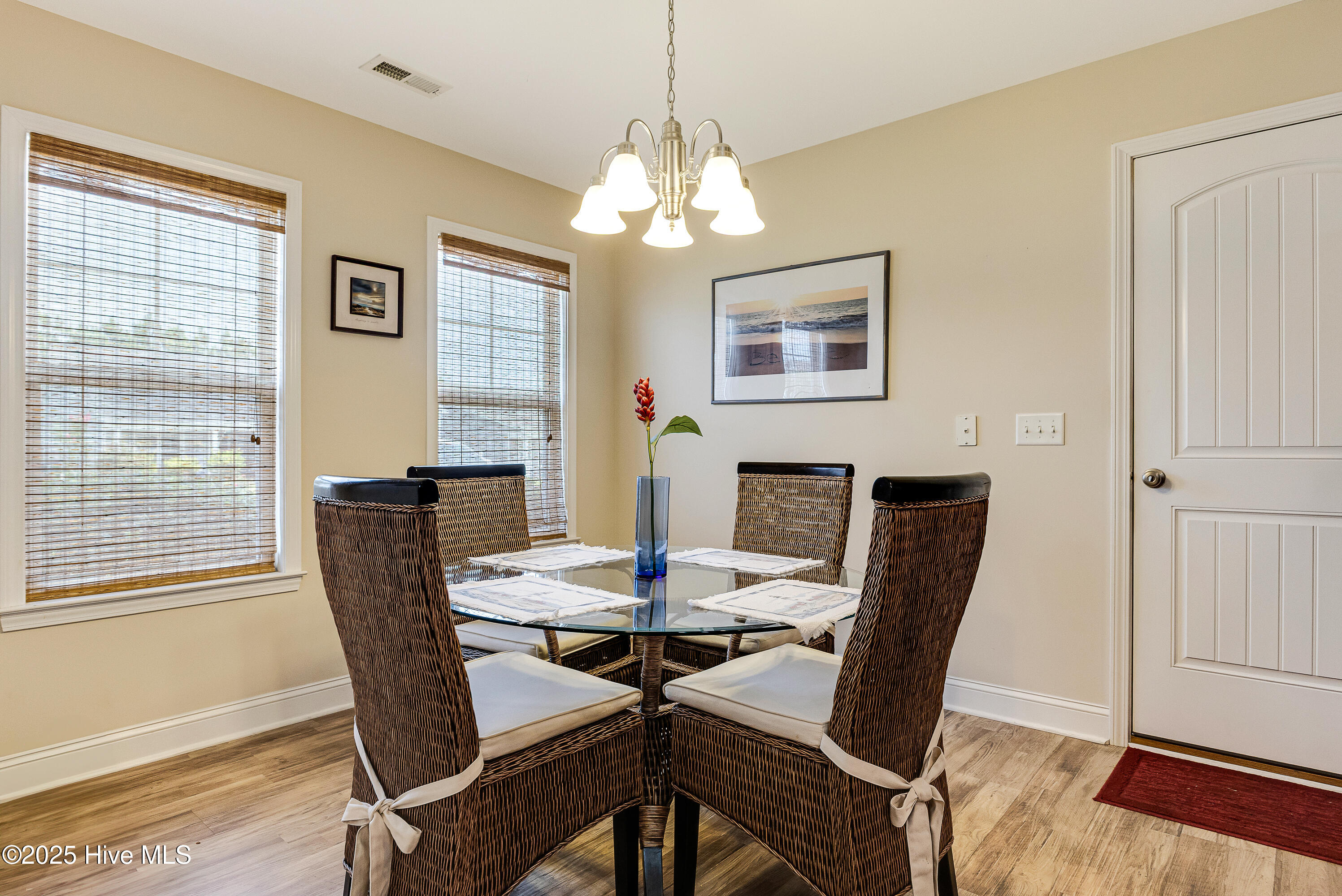 100516362 | Photo 15