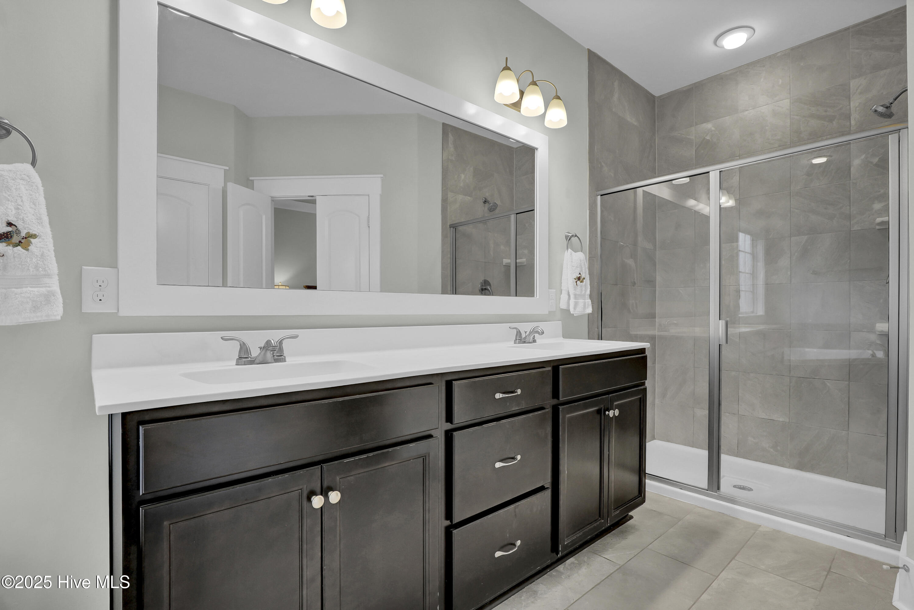 100536758 | Photo 16