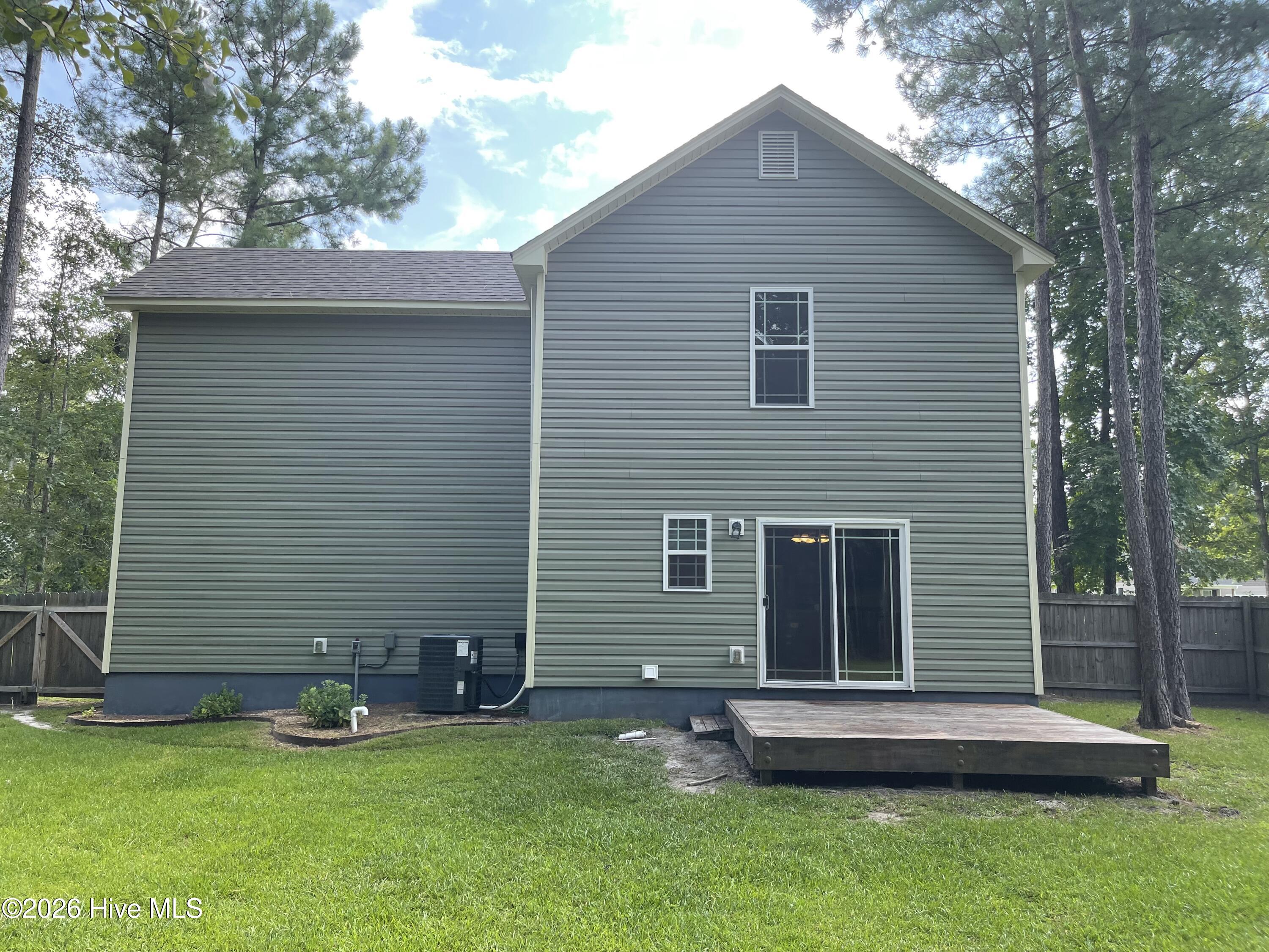 100562553 | Photo 51