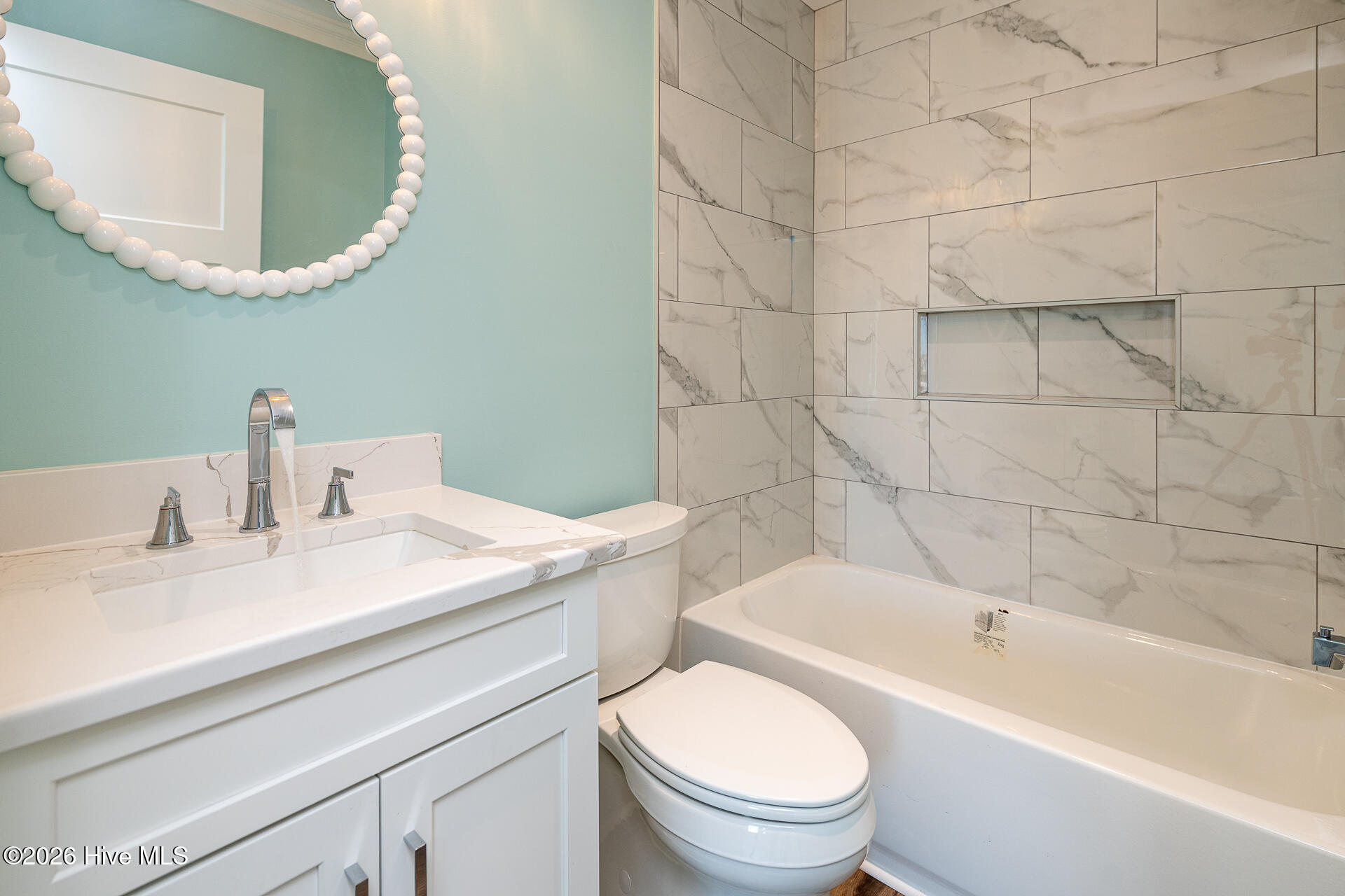 100568096 | Photo 44