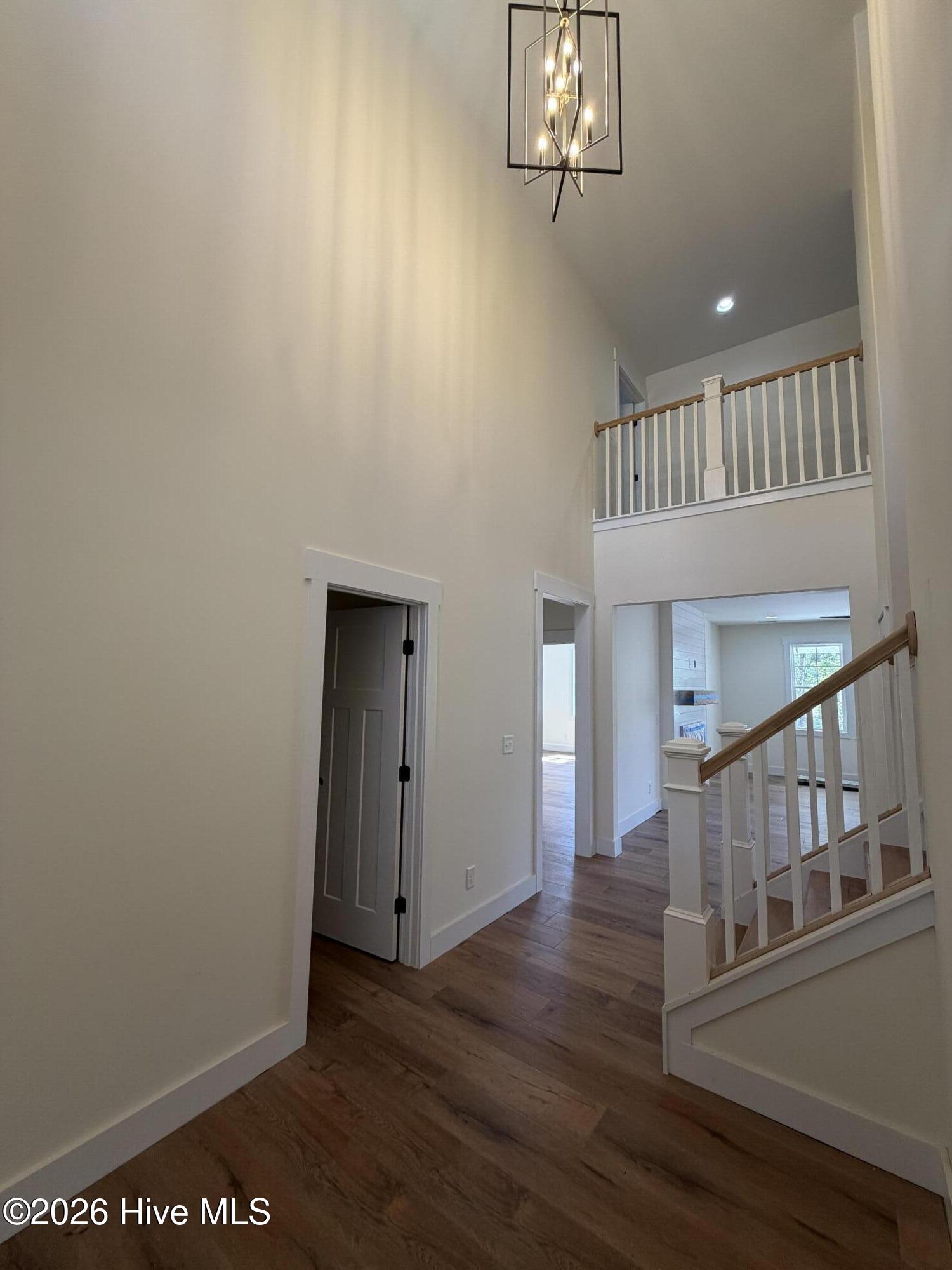 100568393 | Photo 11