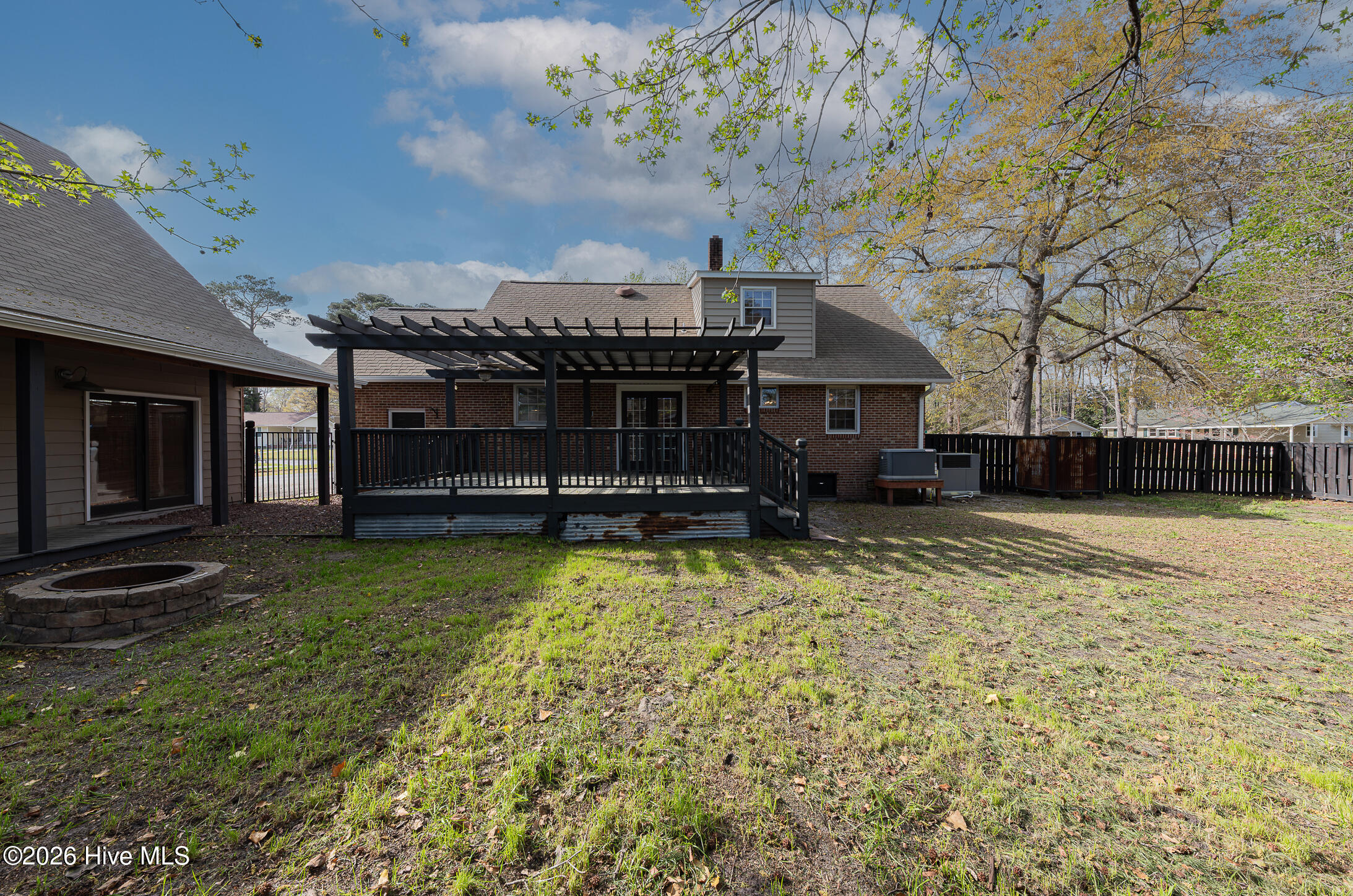 100563981 | Photo 50