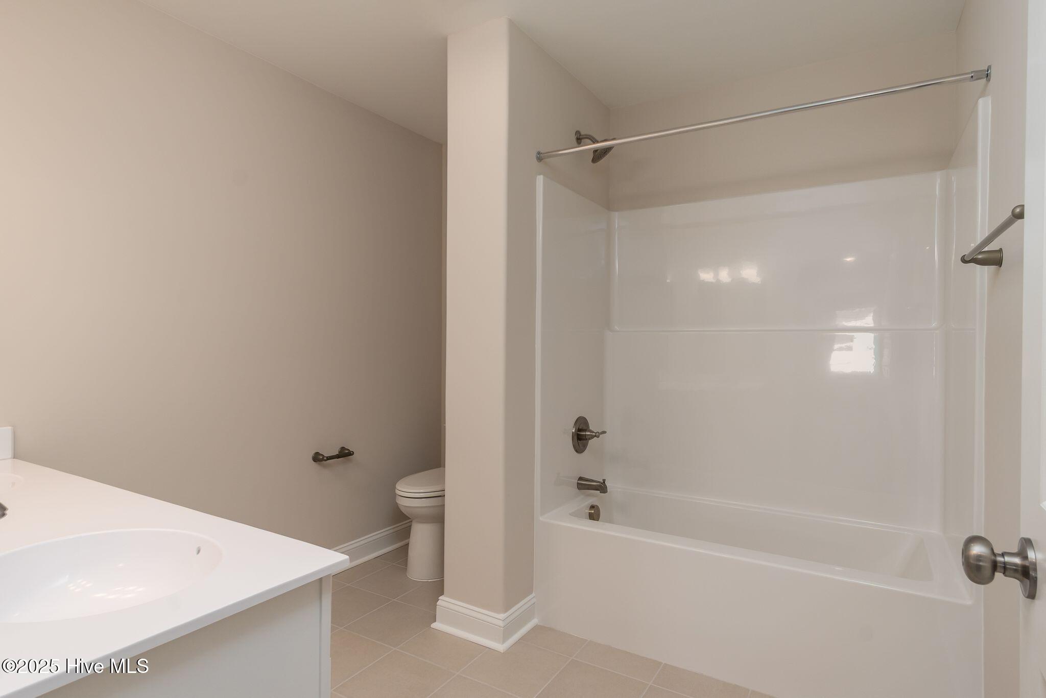 100531003 | Photo 35