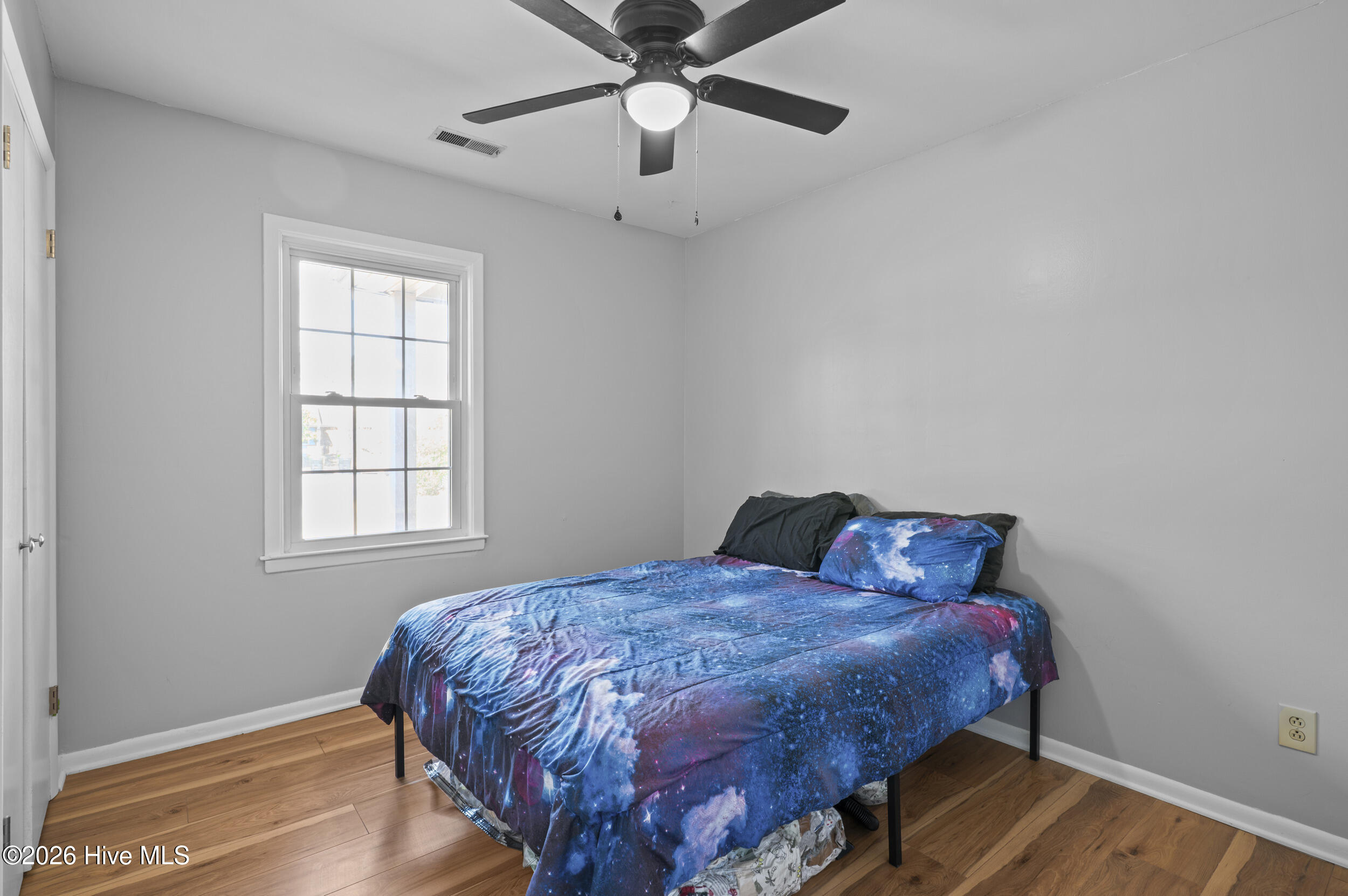 100550340 | Photo 17