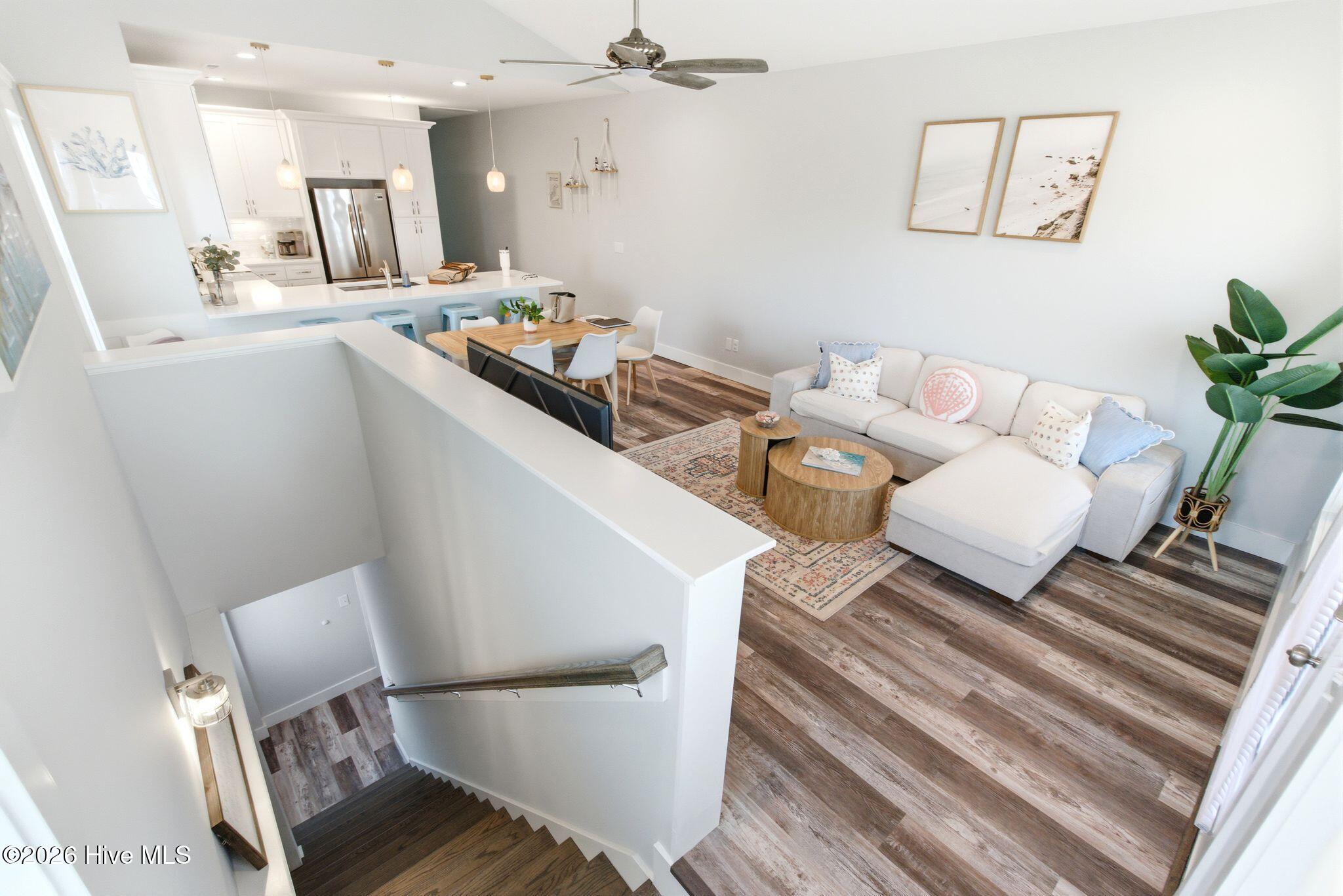 100570659 | Photo 11