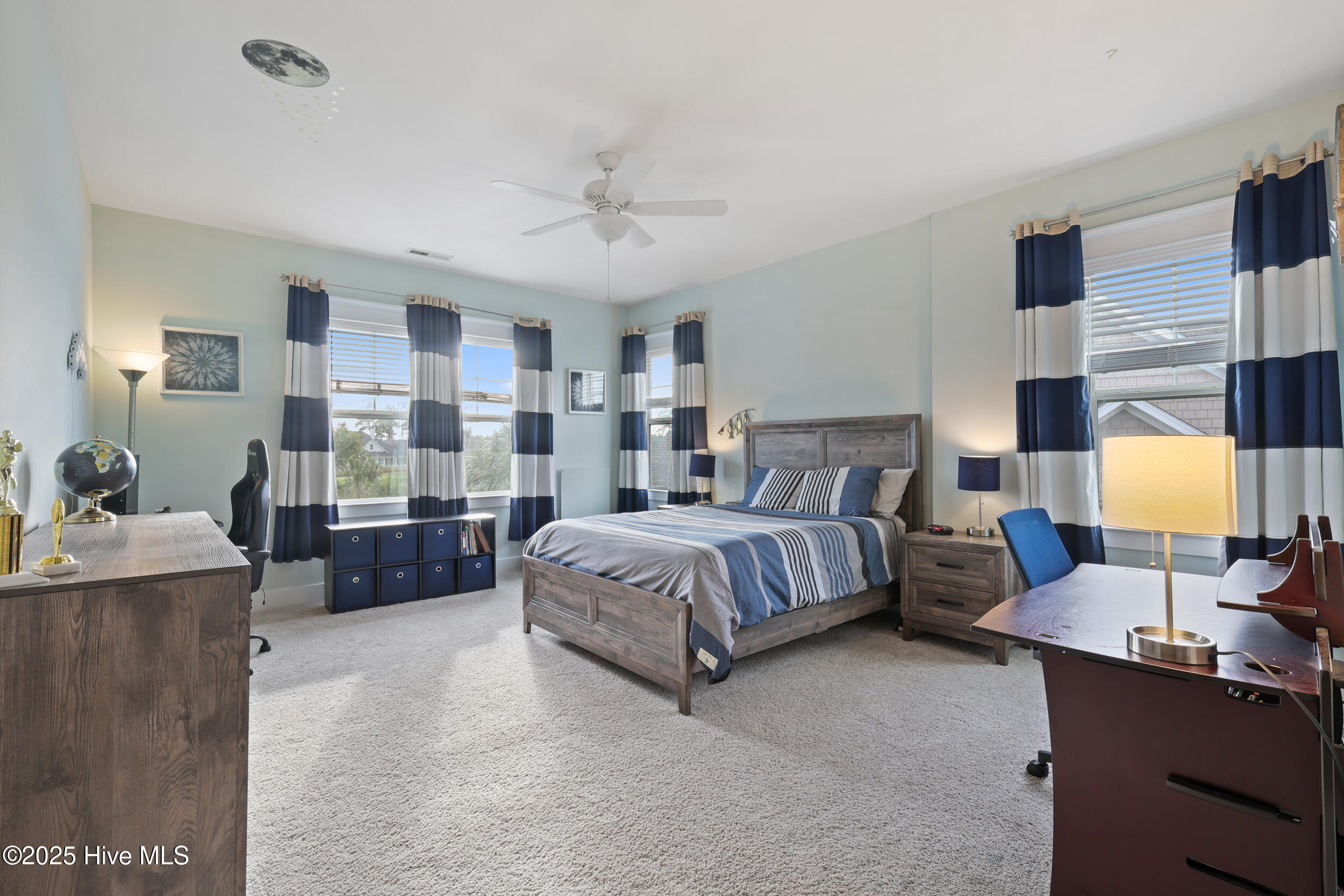 100536655 | Photo 41