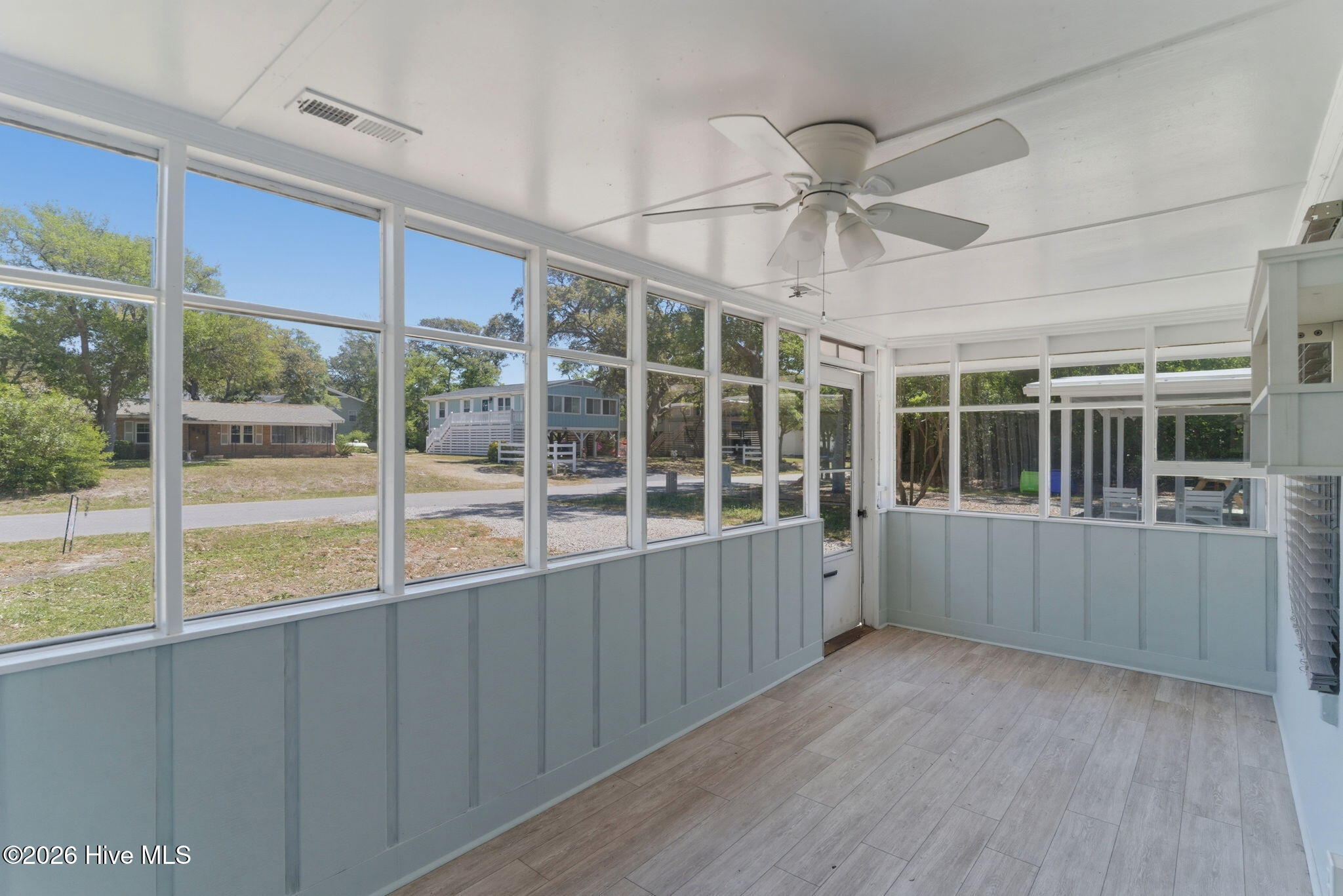 100569576 | Photo 21