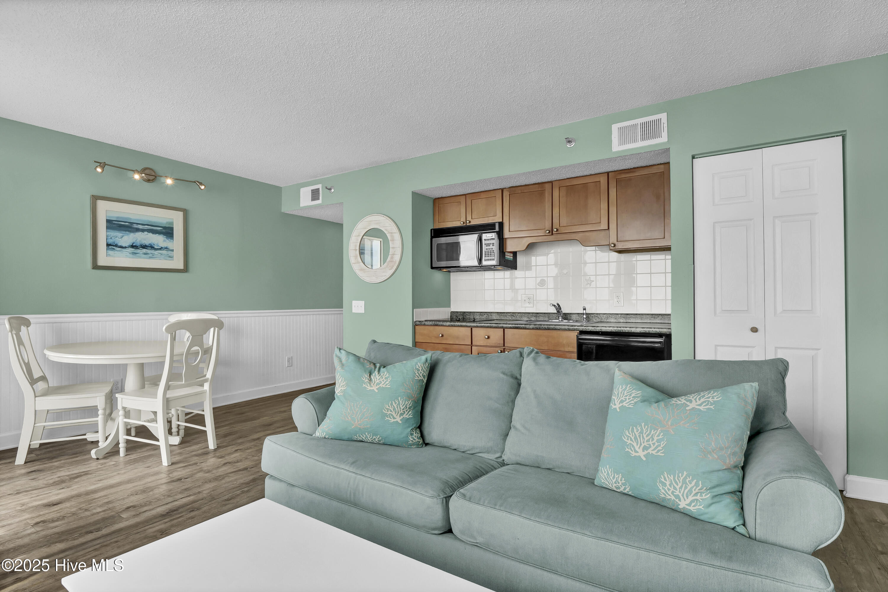 100529959 | Photo 10